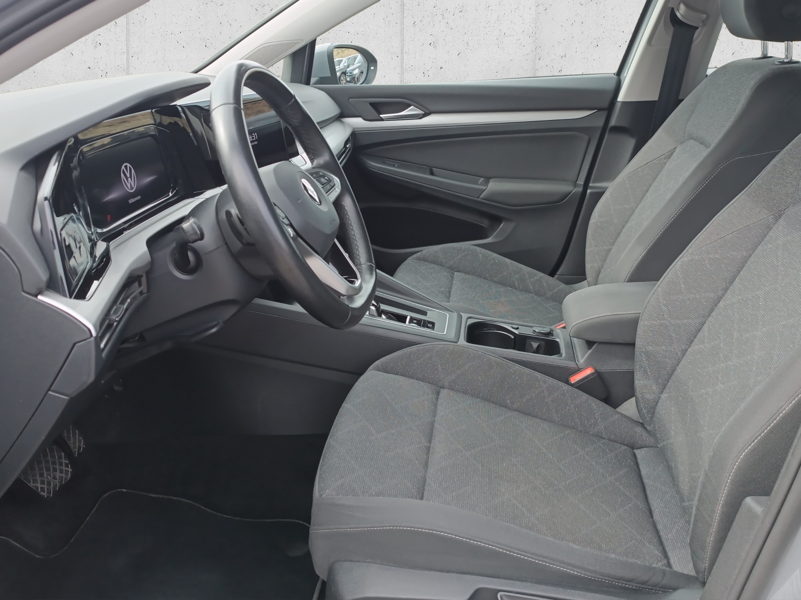 VW Golf 1.0 eTSI mHEV ACTLife DSG-image-8