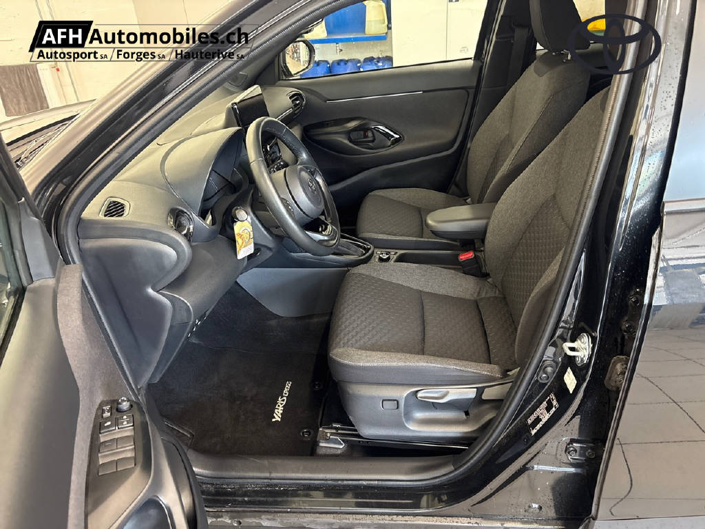 TOYOTA Yaris Cross 1.5 VVT-i HSD Trend AWD-i-image-13