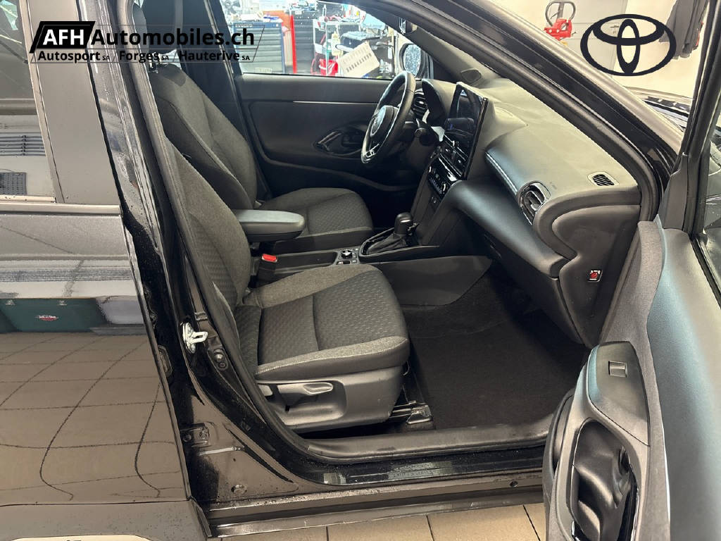 TOYOTA Yaris Cross 1.5 VVT-i HSD Trend AWD-i-image-16