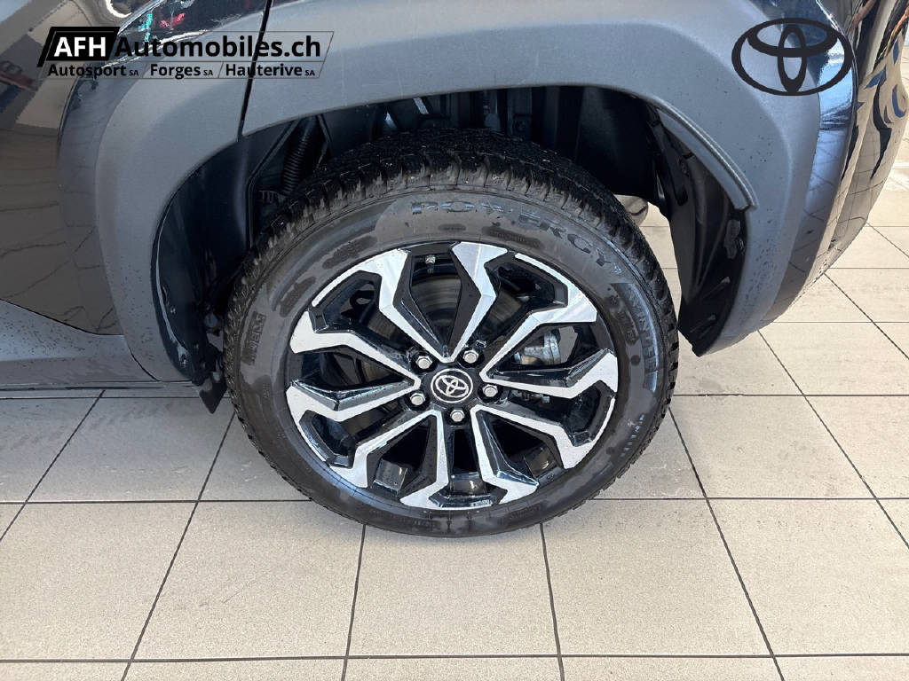 TOYOTA Yaris Cross 1.5 VVT-i HSD Trend AWD-i-image-8