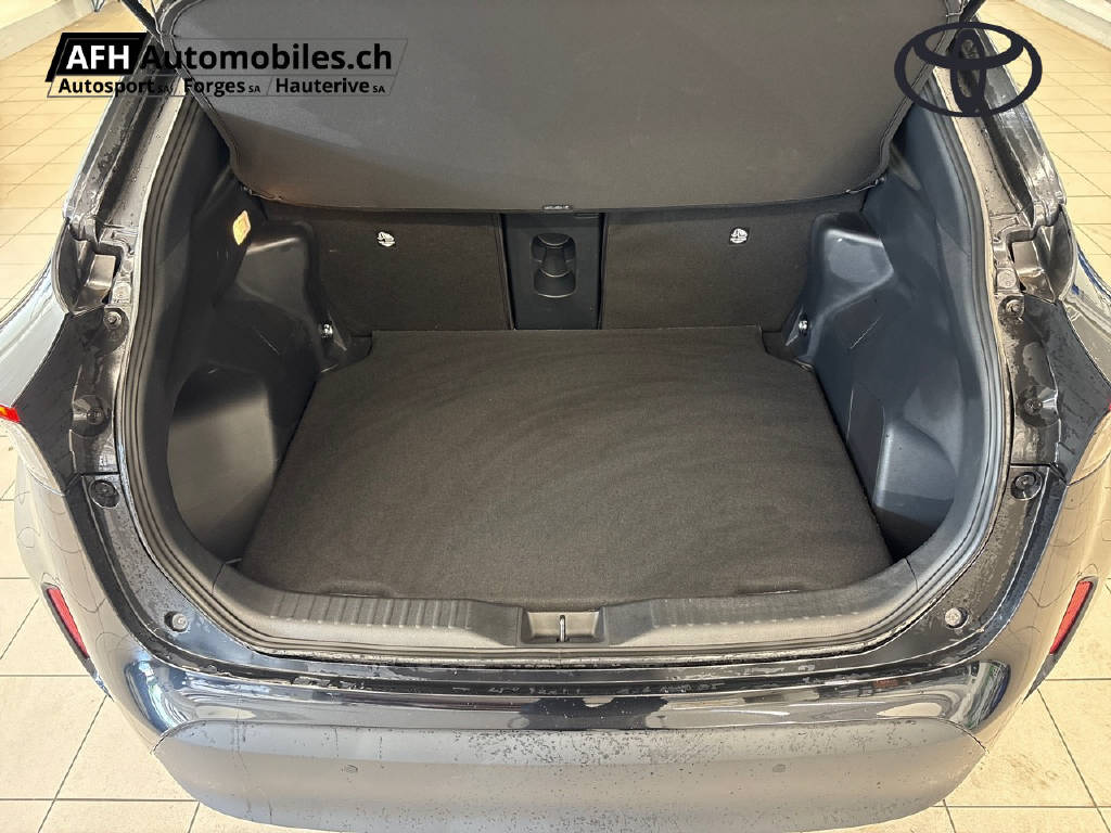 TOYOTA Yaris Cross 1.5 VVT-i HSD Trend AWD-i-image-9