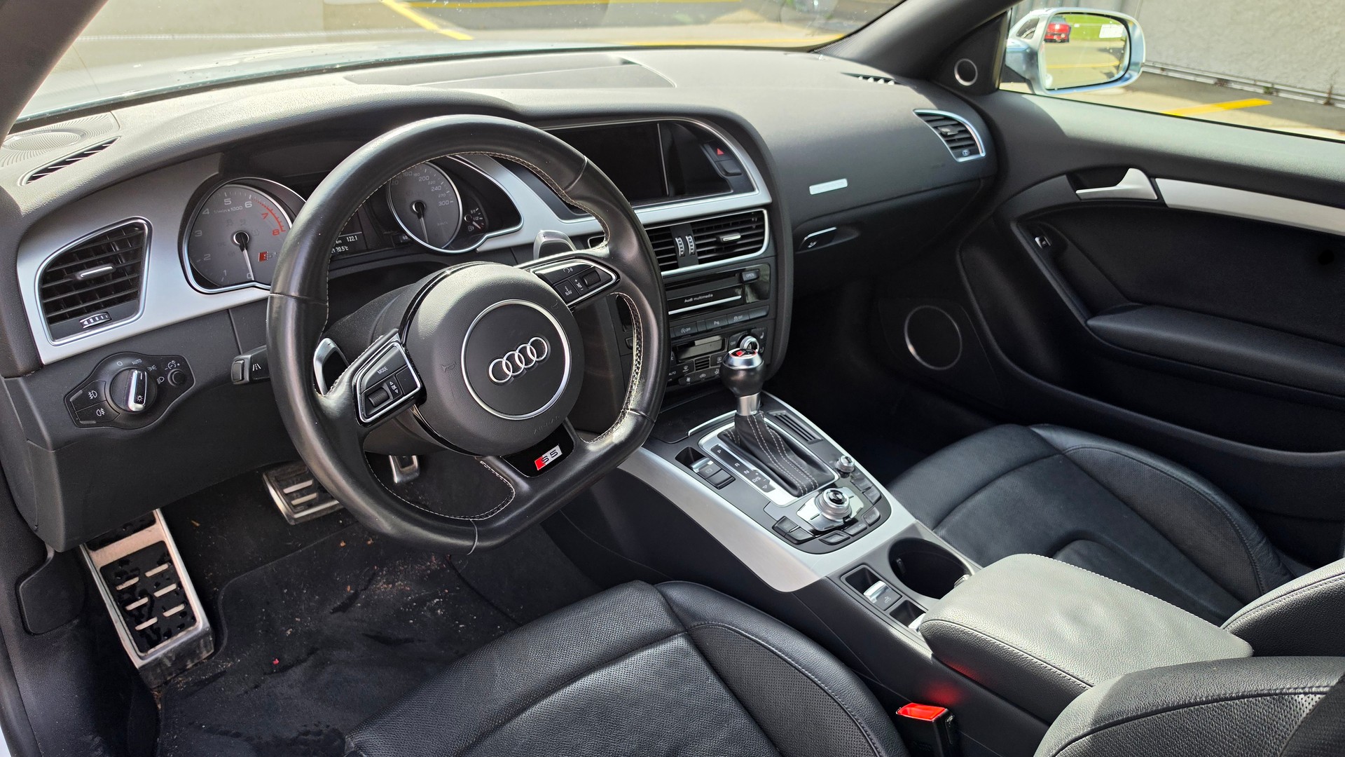AUDI 3.0 V6 TFSI quattro S-Tronic-image-4
