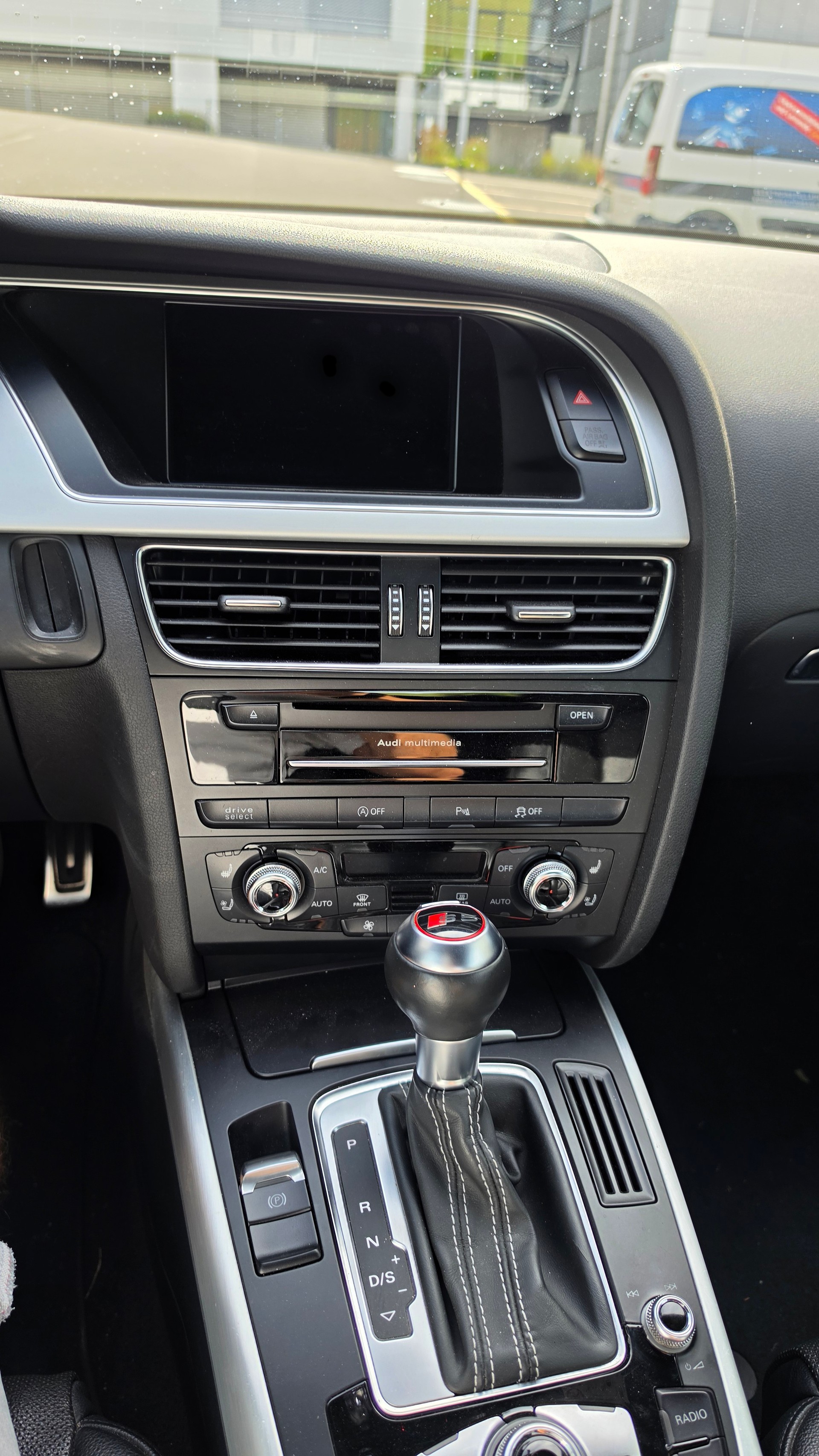 AUDI 3.0 V6 TFSI quattro S-Tronic-image-5