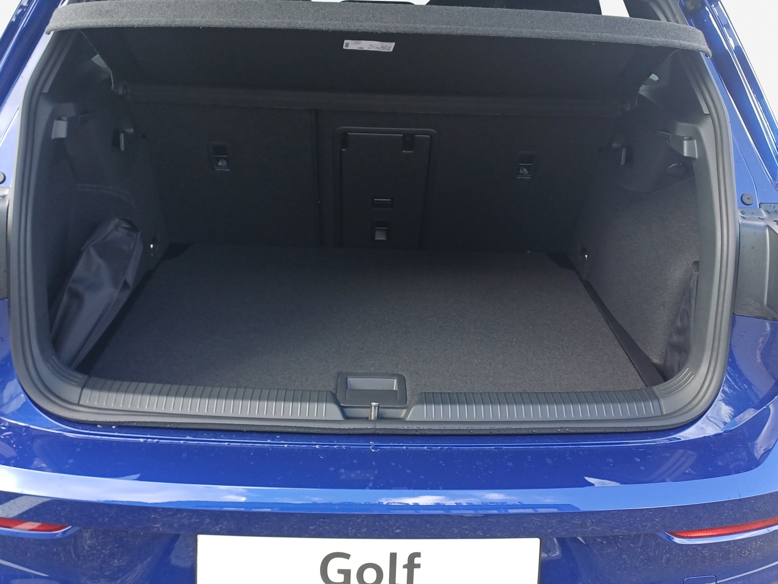 VW Golf 1.5 e TSI mHEV R-Line DSG-image-12