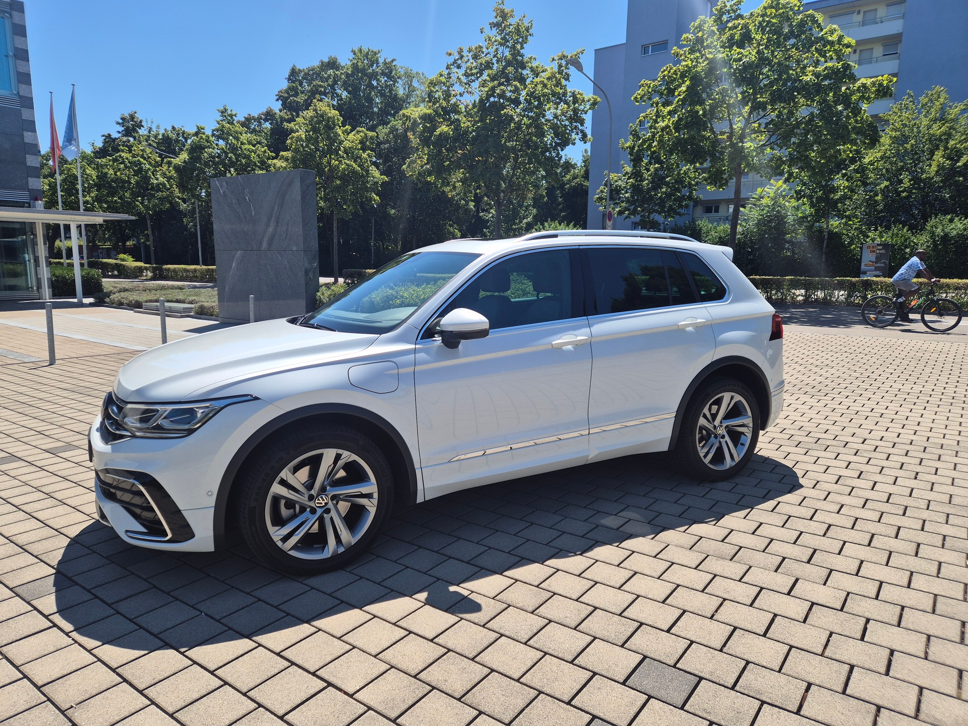 VW 1.4 TSI PHEV R-Line DSG 2WD-image-0