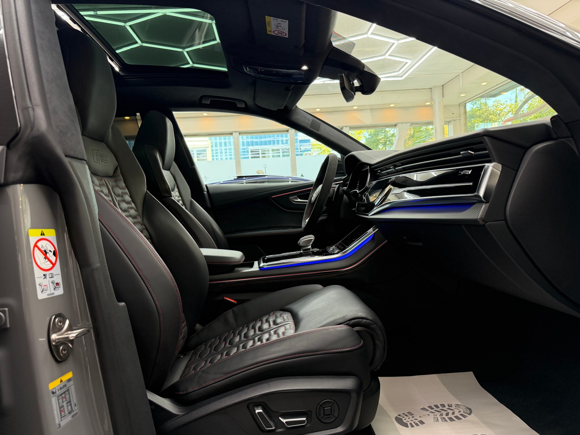 AUDI RS Q8 4.0 V8 TFSI quattro T-Tronic-image-14