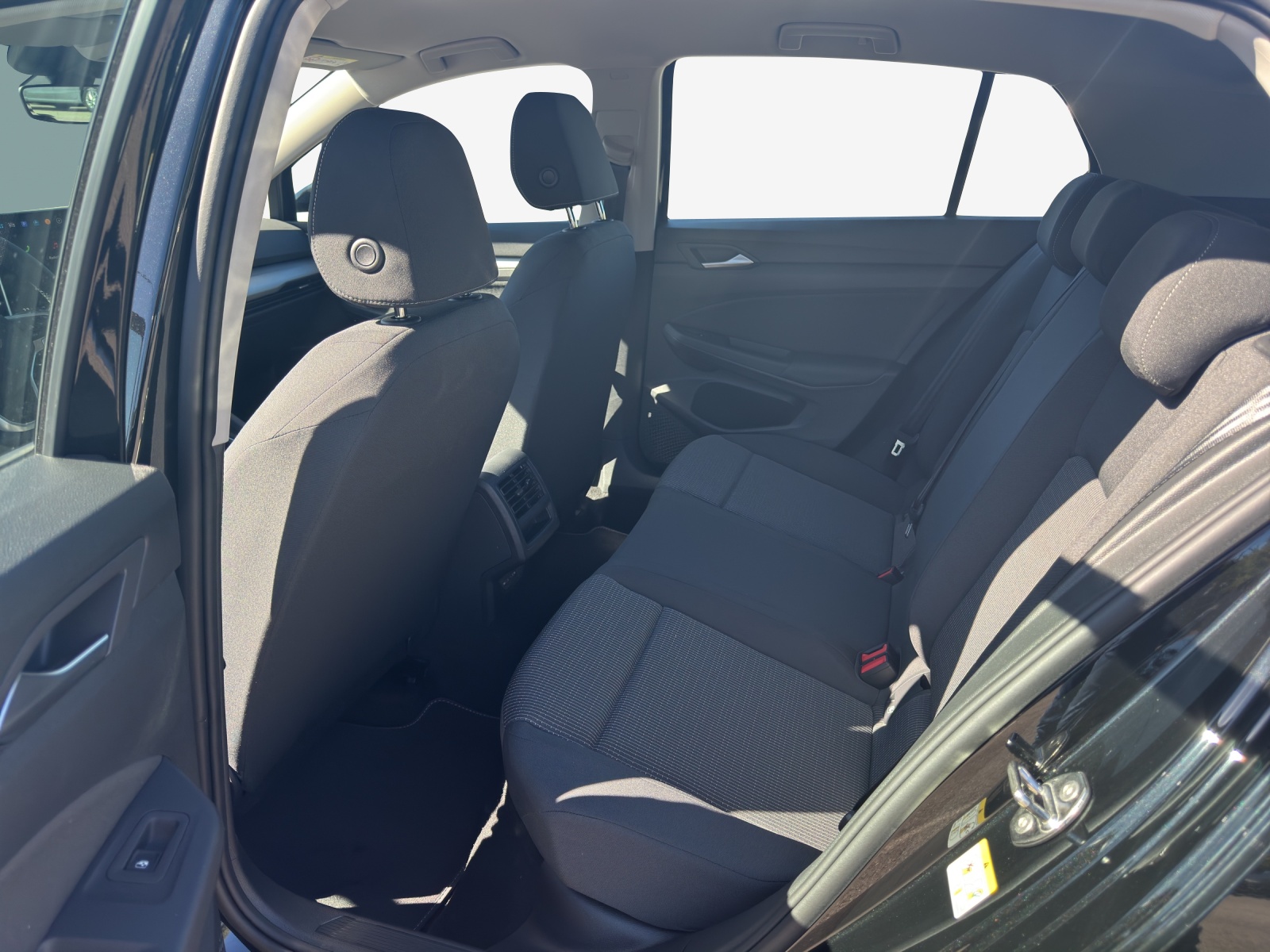 VW Golf Basis 1.5eTSI 115PS-image-11