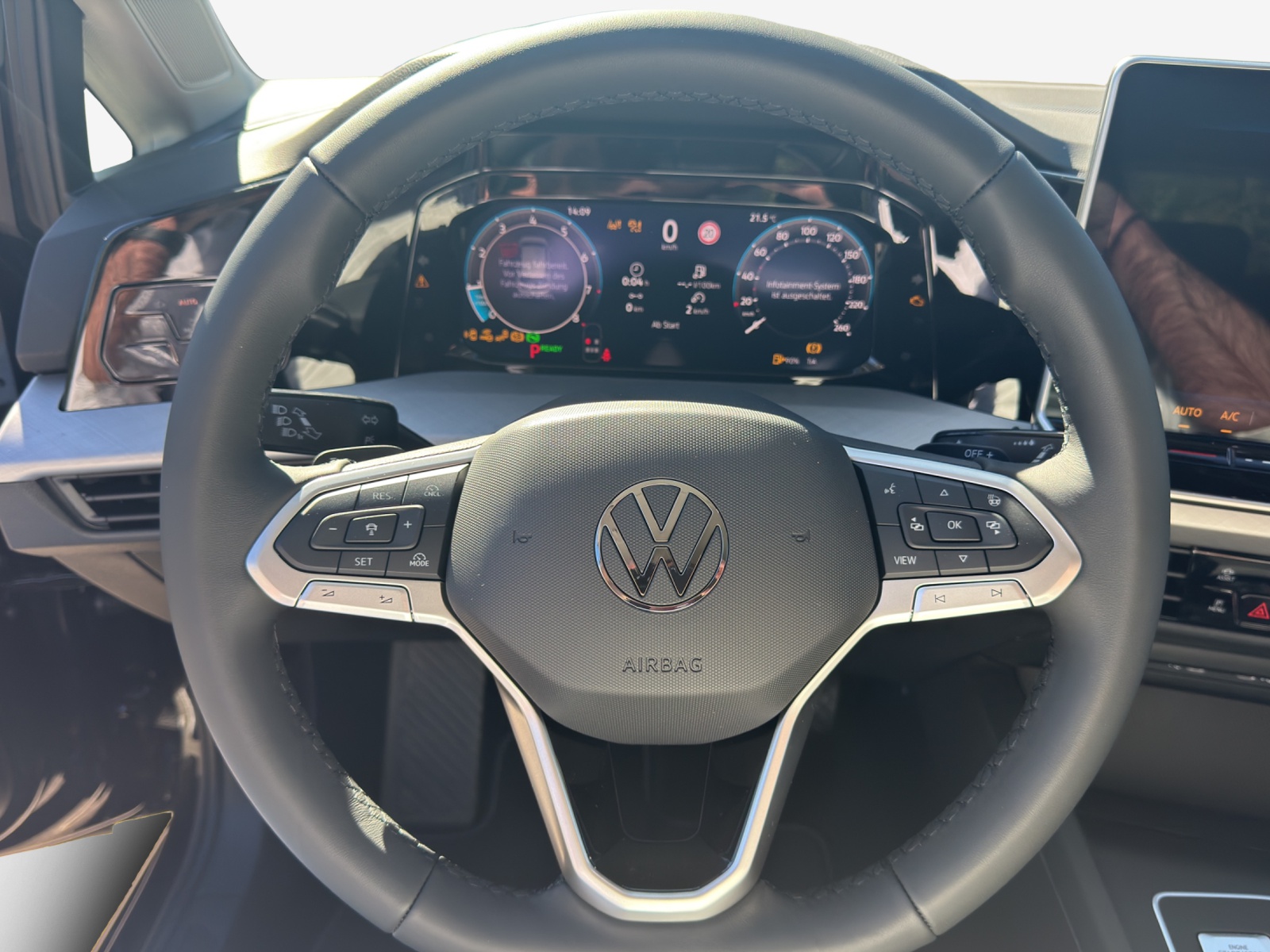 VW Golf Basis 1.5eTSI 115PS-image-9