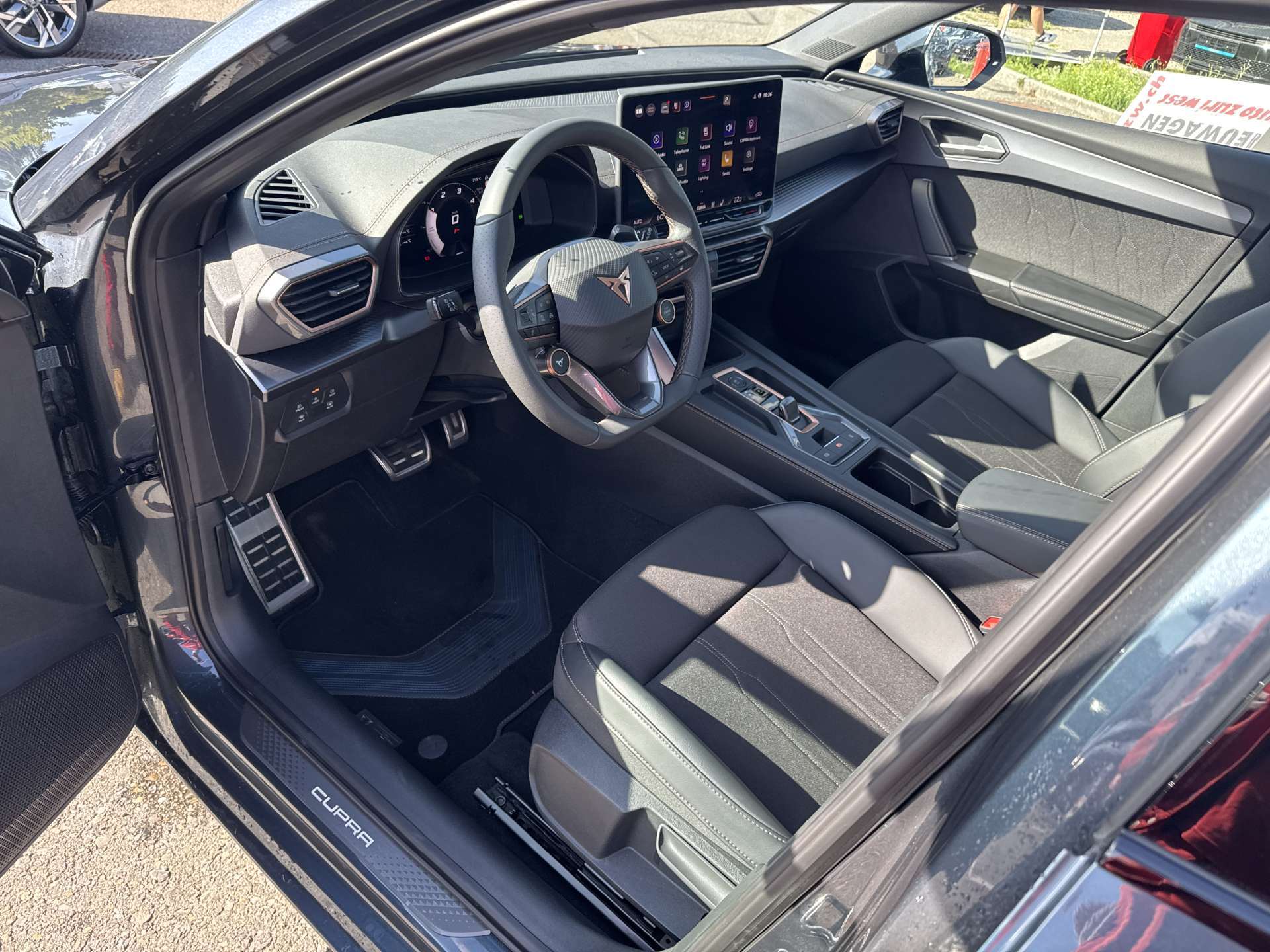 CUPRA LEON ST 2.0 TDi DSG-Automat-image-5
