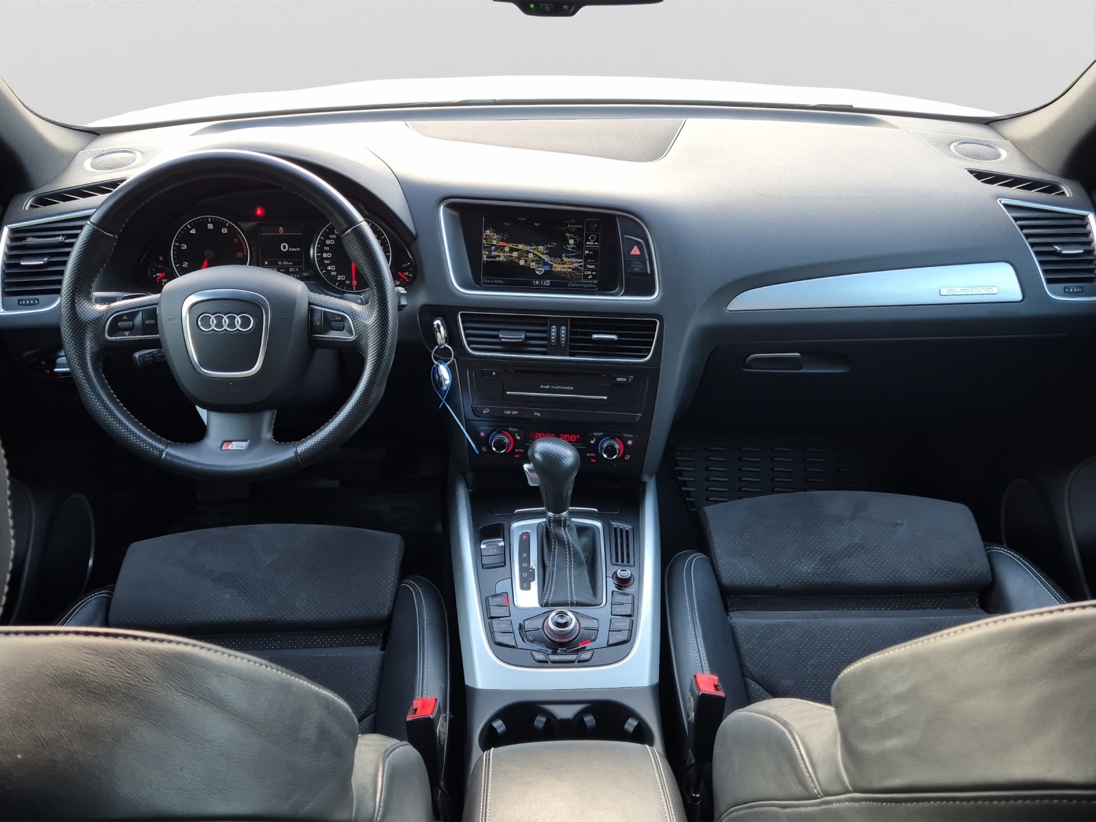 AUDI Q5 2.0 TFSI quattro S-line-image-8
