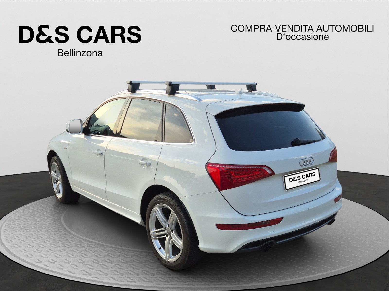 AUDI Q5 2.0 TFSI quattro S-line-image-2