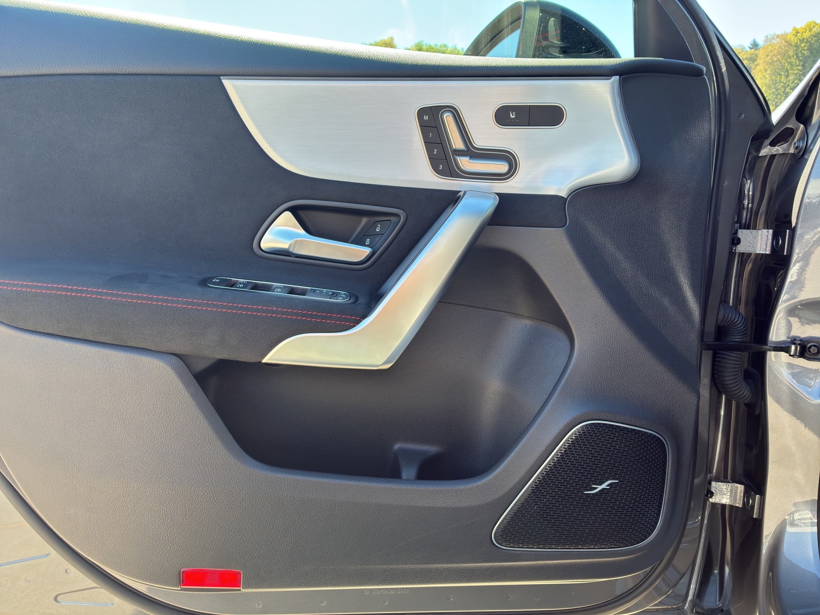 MERCEDES-BENZ A 250 AMG Line 4Matic-image-6