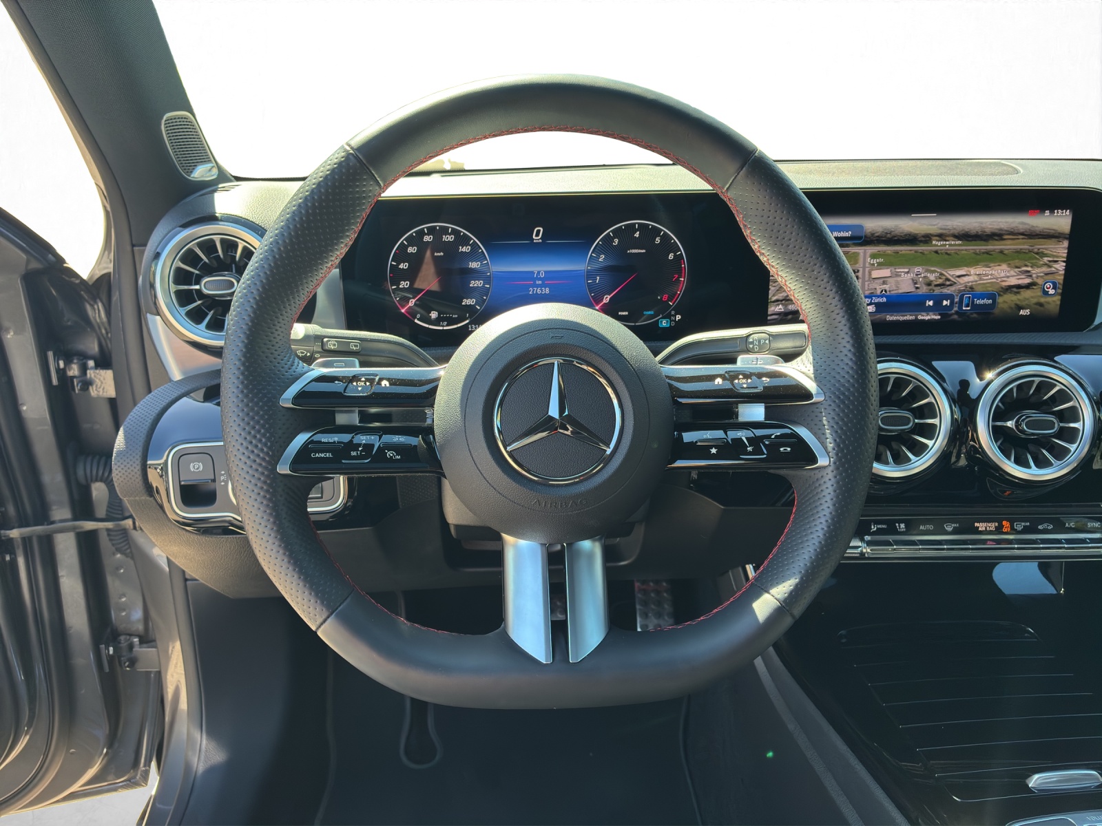 MERCEDES-BENZ A 250 AMG Line 4Matic-image-11