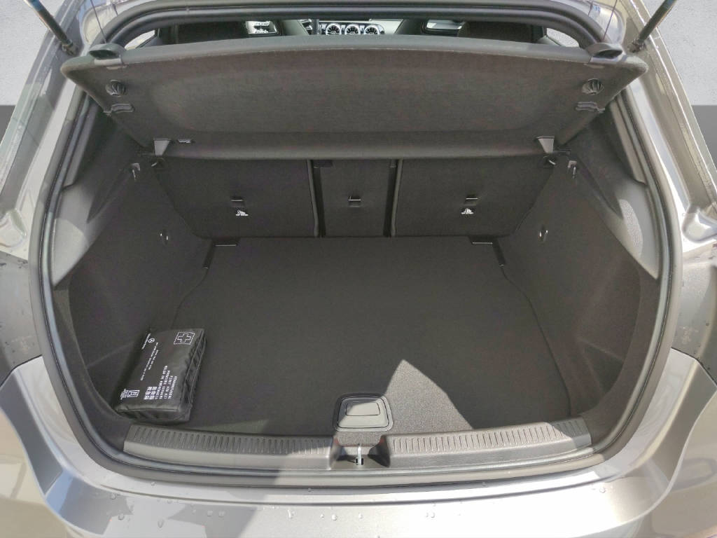 MERCEDES-BENZ A 250 AMG Line 4Matic-image-7