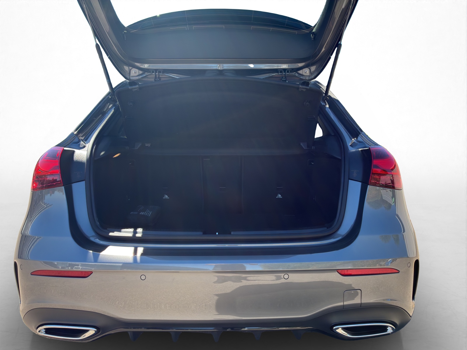 MERCEDES-BENZ A 250 AMG Line 4Matic-image-8