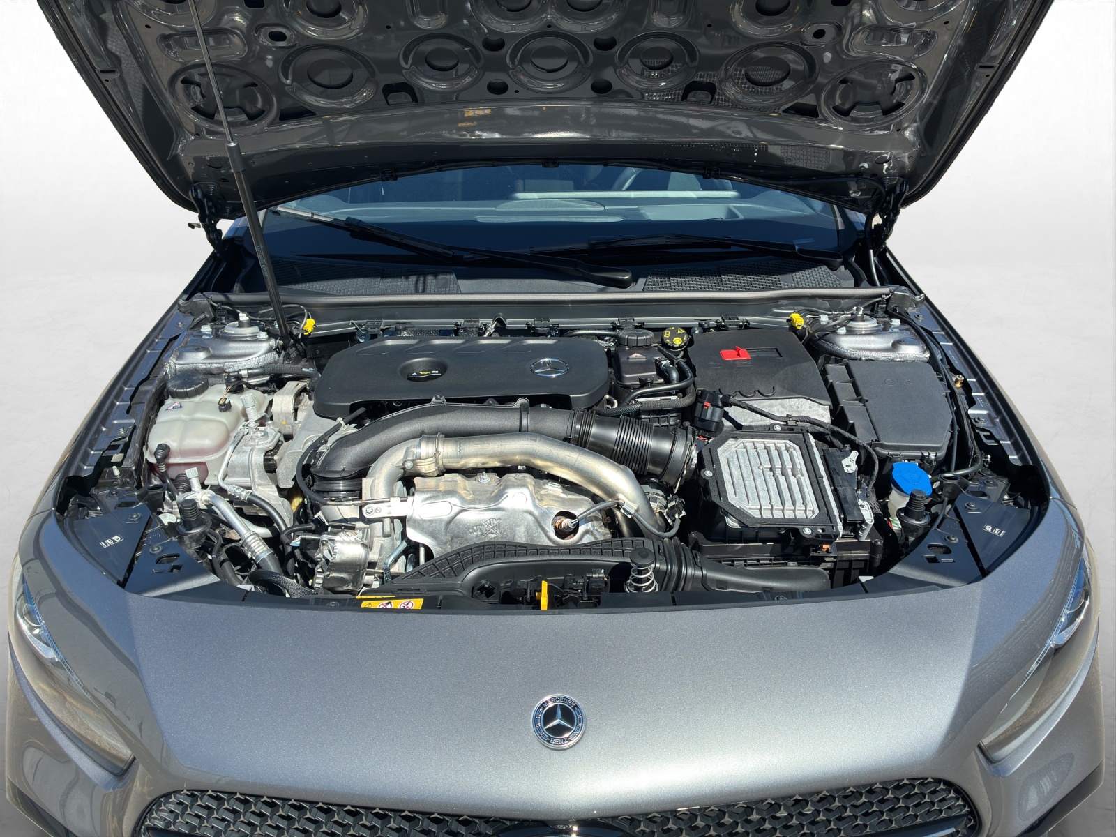 MERCEDES-BENZ A 250 AMG Line 4Matic-image-9