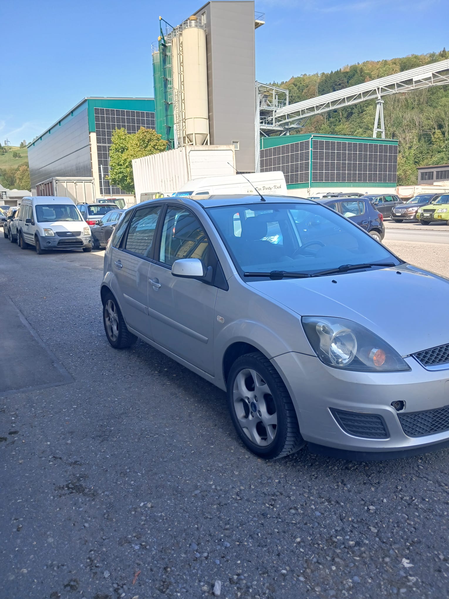 FORD Fiesta 1.4 16V Trend-image-2