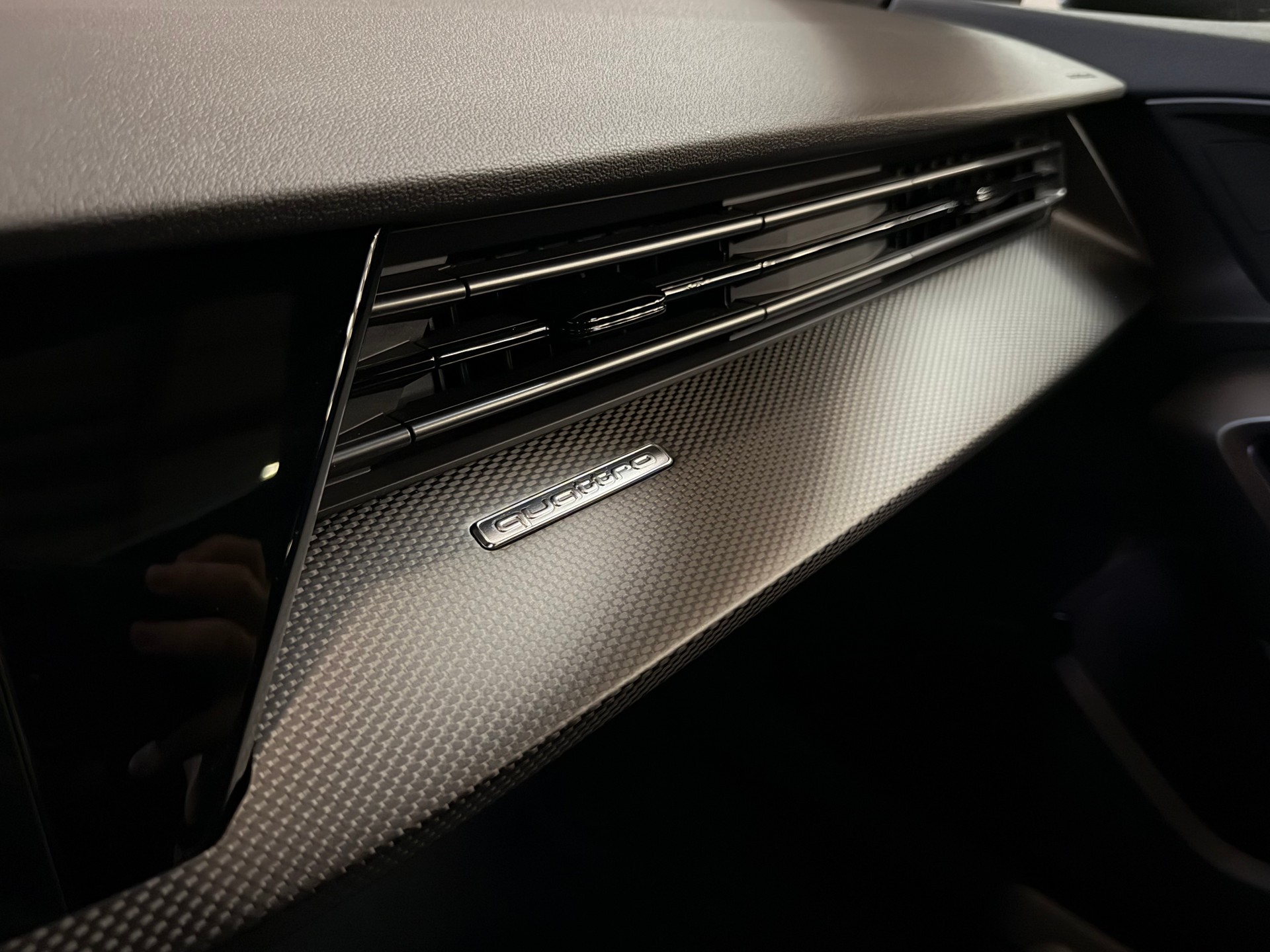AUDI RS3 Sportback 2.5 TSI quattro S-tronic-image-35
