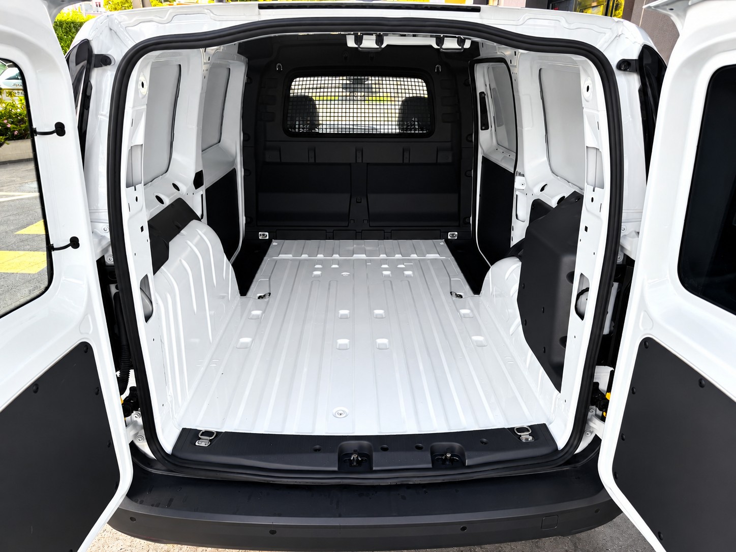 FORD Grand Transit Connect Kasten 1.5 EcoBoost PHEV Trend-image-7