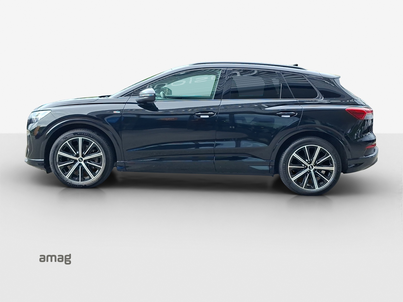 AUDI Q4 e-tron 45 quattro-image-1