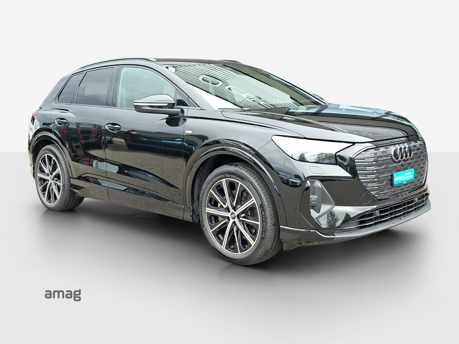 AUDI Q4 e-tron 45 quattro-image-6