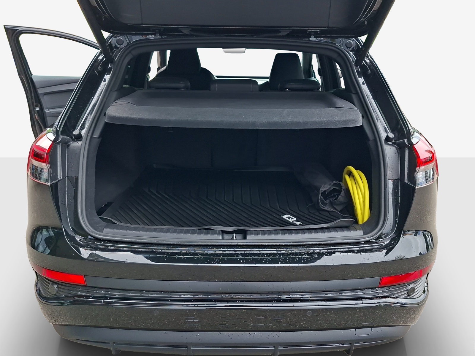 AUDI Q4 e-tron 45 quattro-image-13