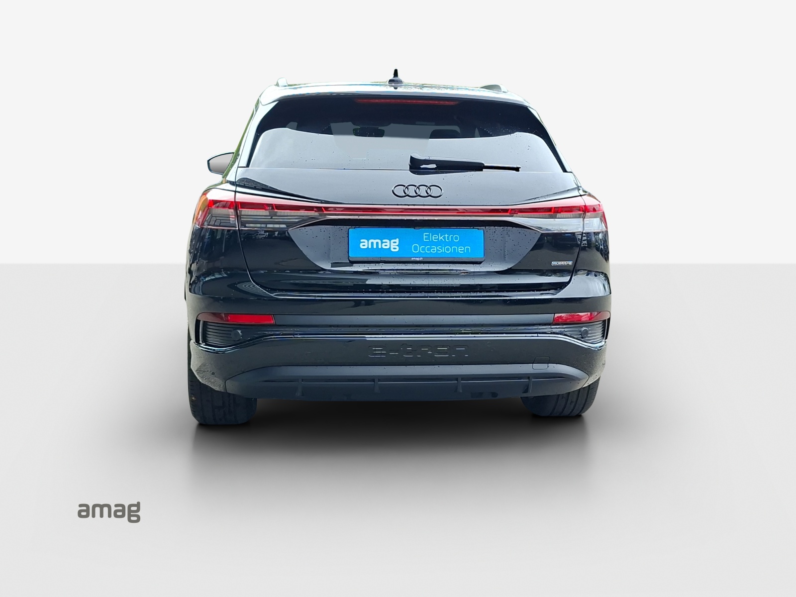 AUDI Q4 e-tron 45 quattro-image-4