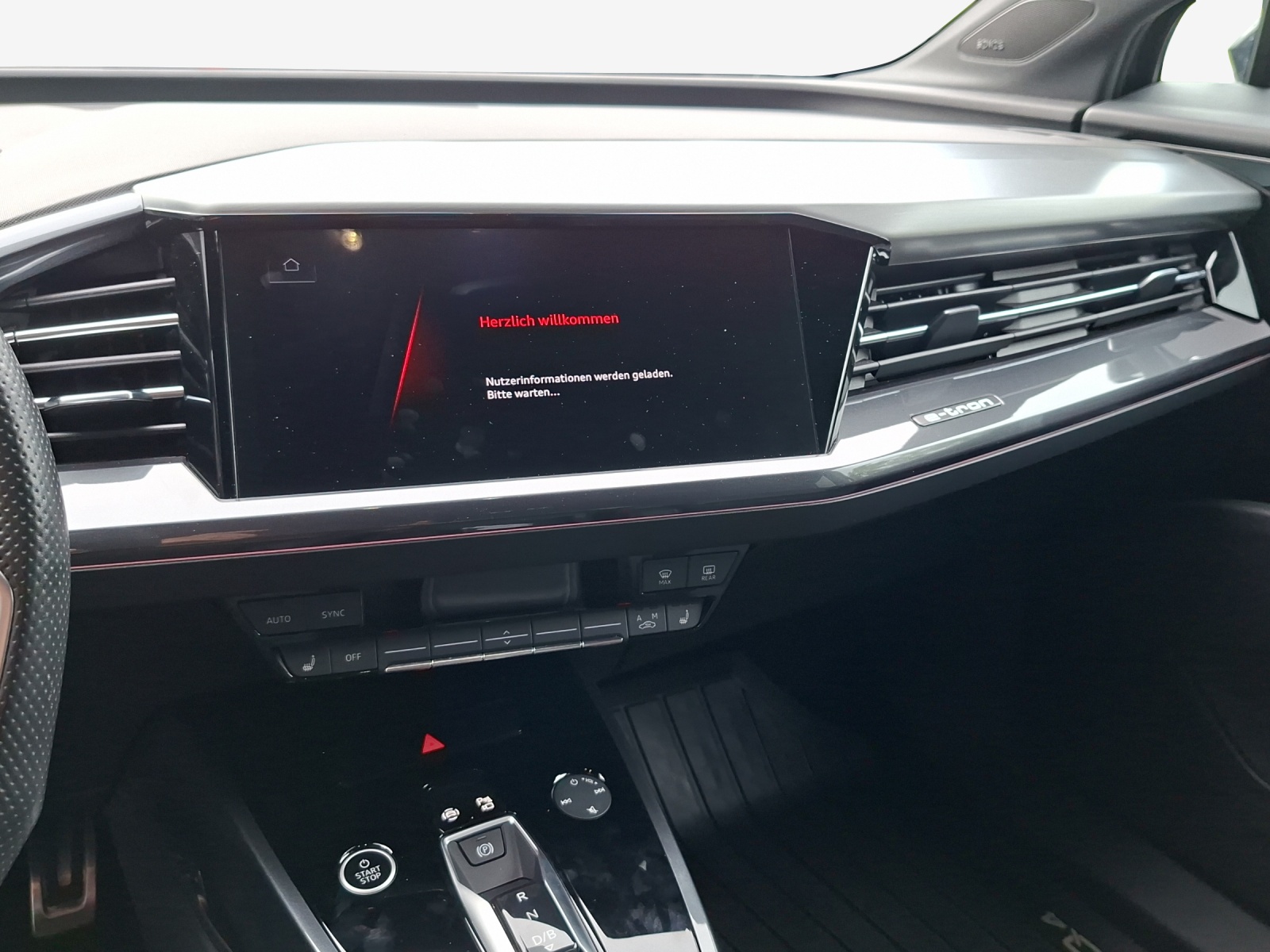 AUDI Q4 e-tron 45 quattro-image-11
