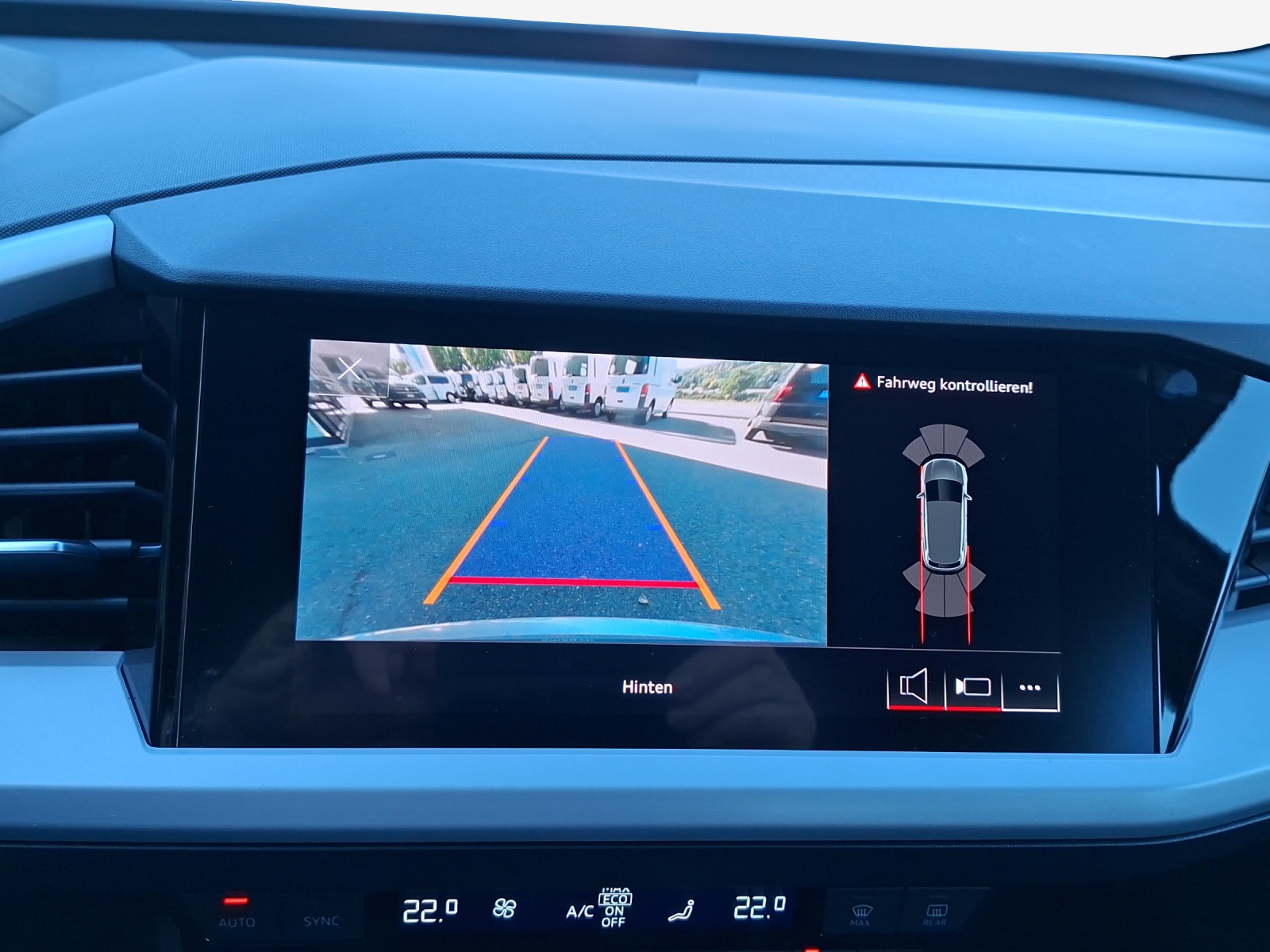 AUDI Q4 e-tron 40-image-16