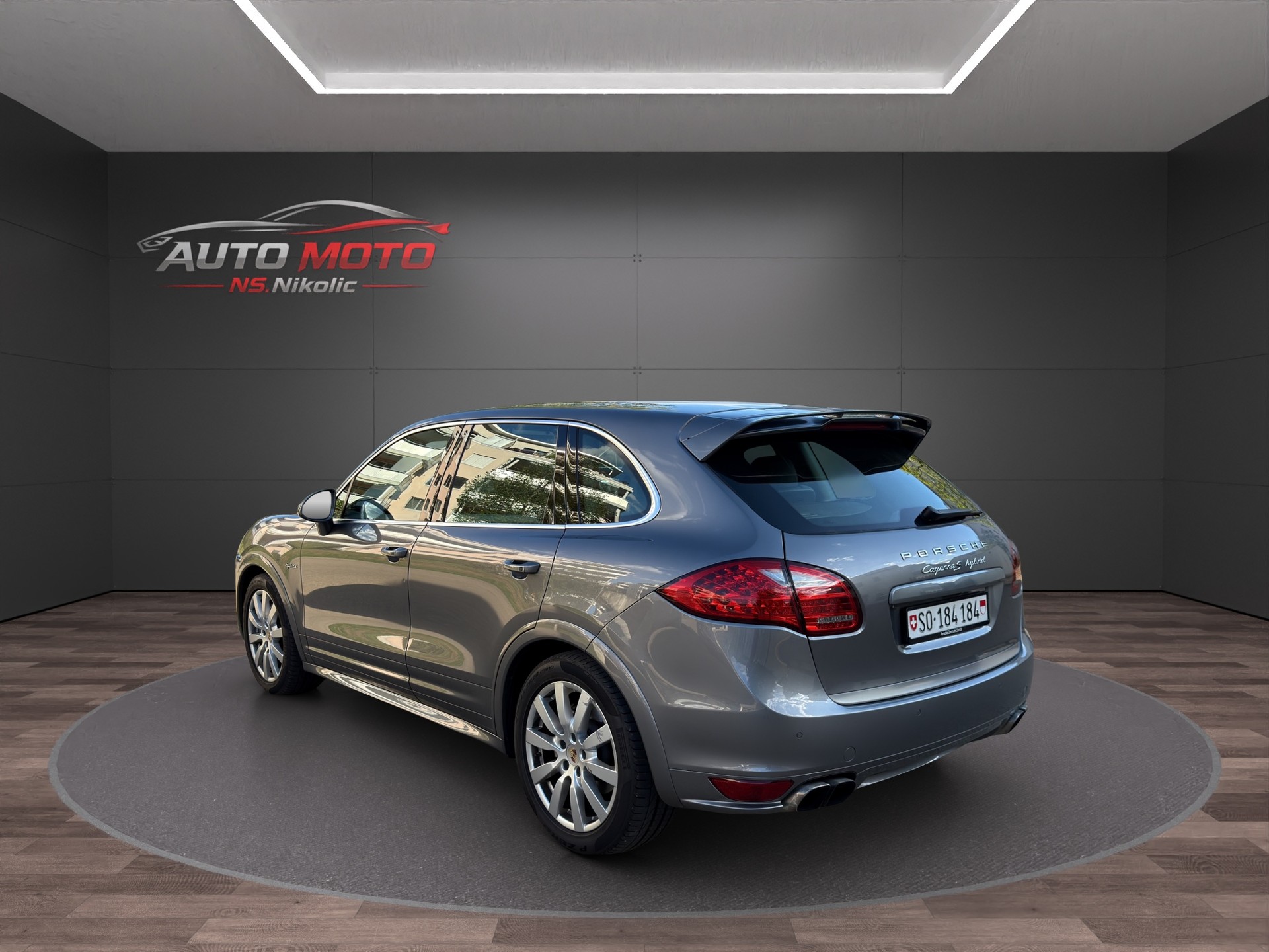PORSCHE Cayenne S Hybrid-image-3