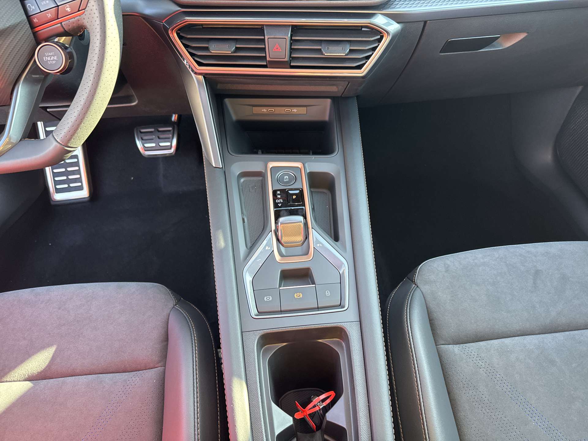 CUPRA Formentor 2.0TSi VZ 4Drive 333PS DSG-Automat-image-11