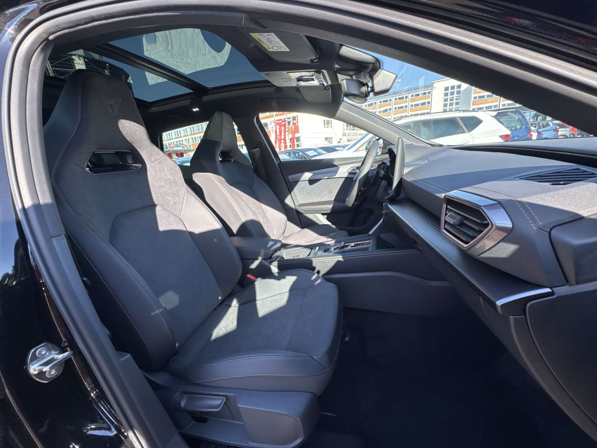 CUPRA Formentor 2.0TSi VZ 4Drive 333PS DSG-Automat-image-12
