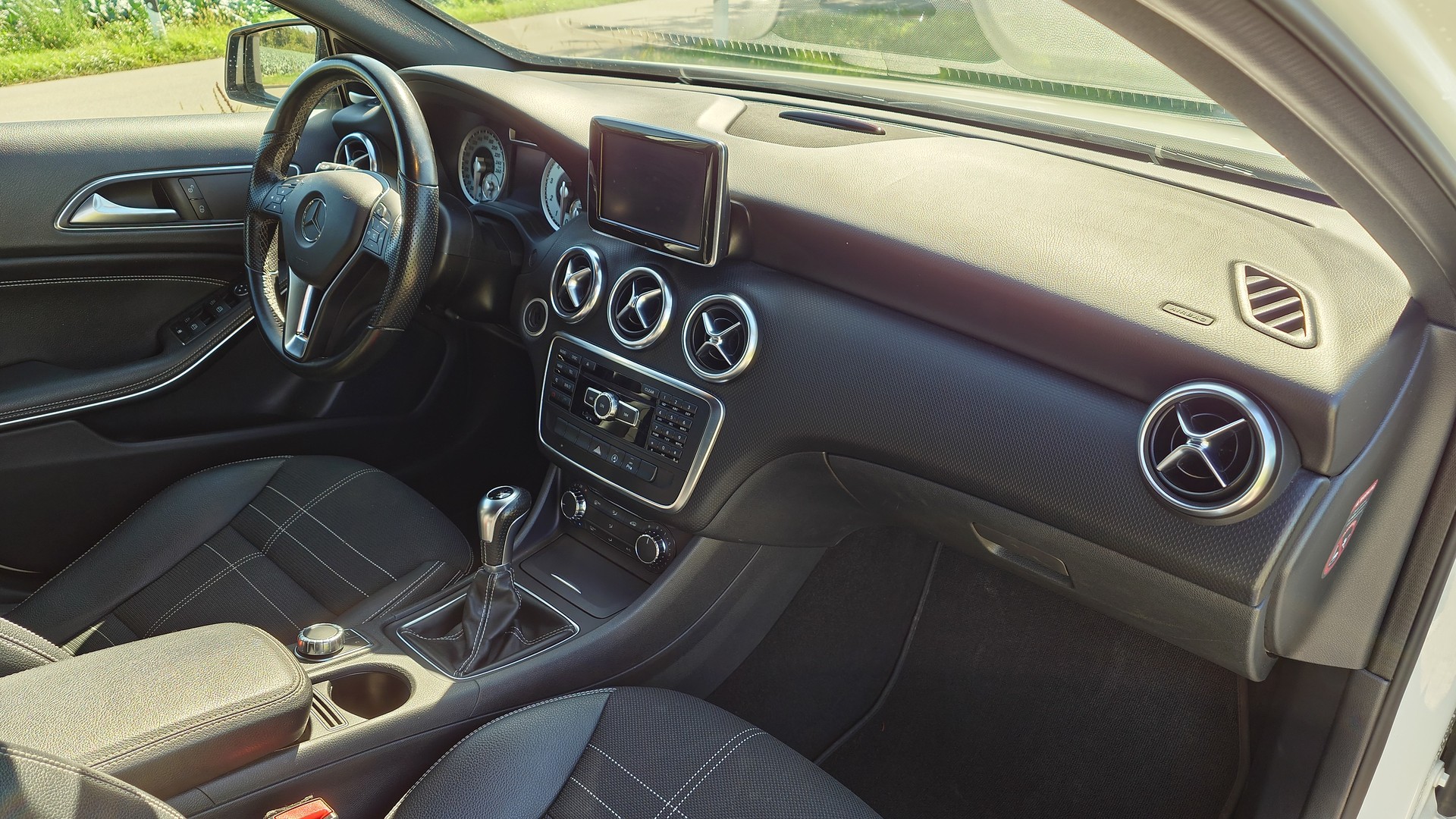 MERCEDES-BENZ A 200 Night Star-image-10