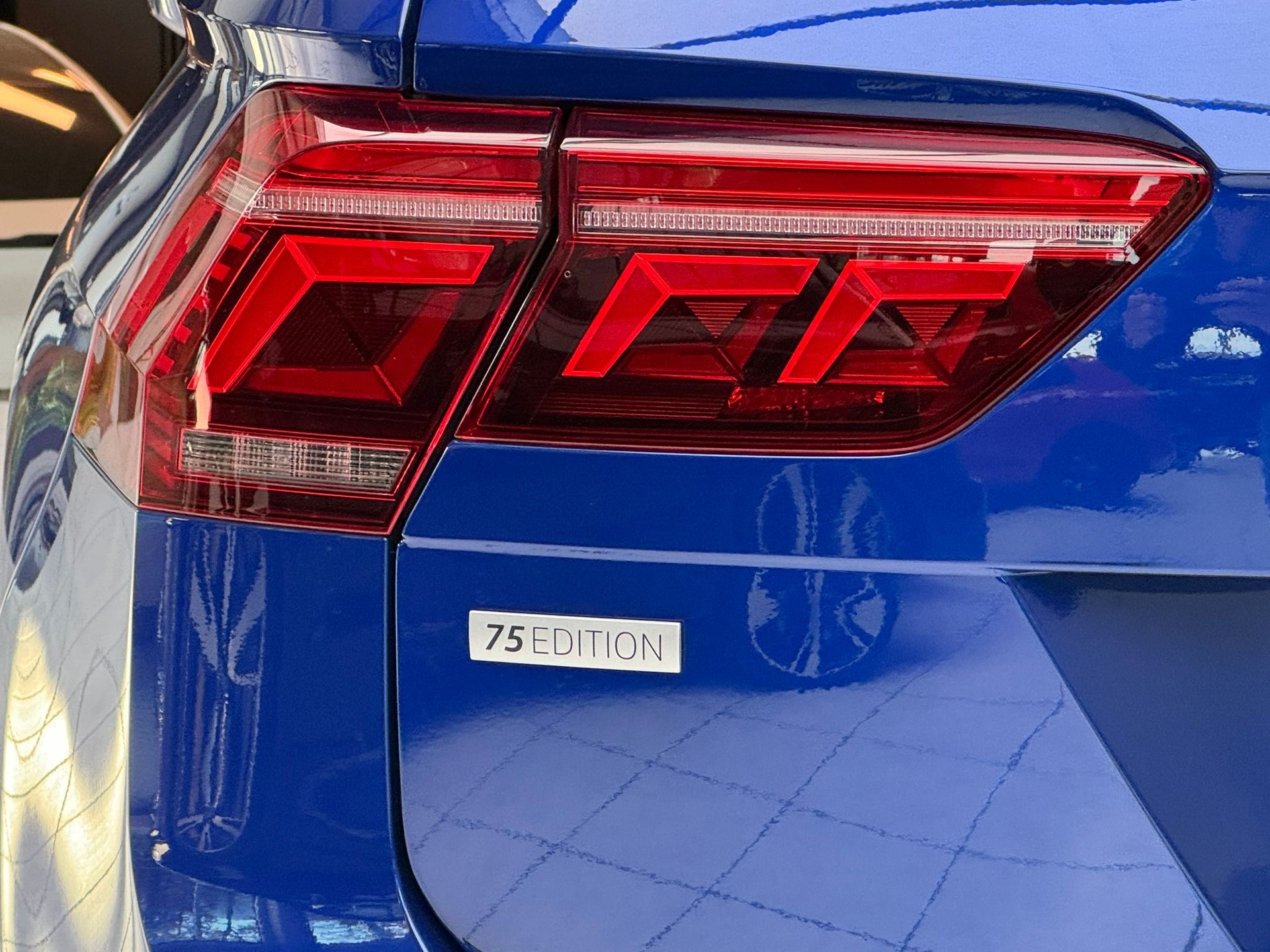 VW Tiguan 2.0TSI R 4Motion DSG-image-10