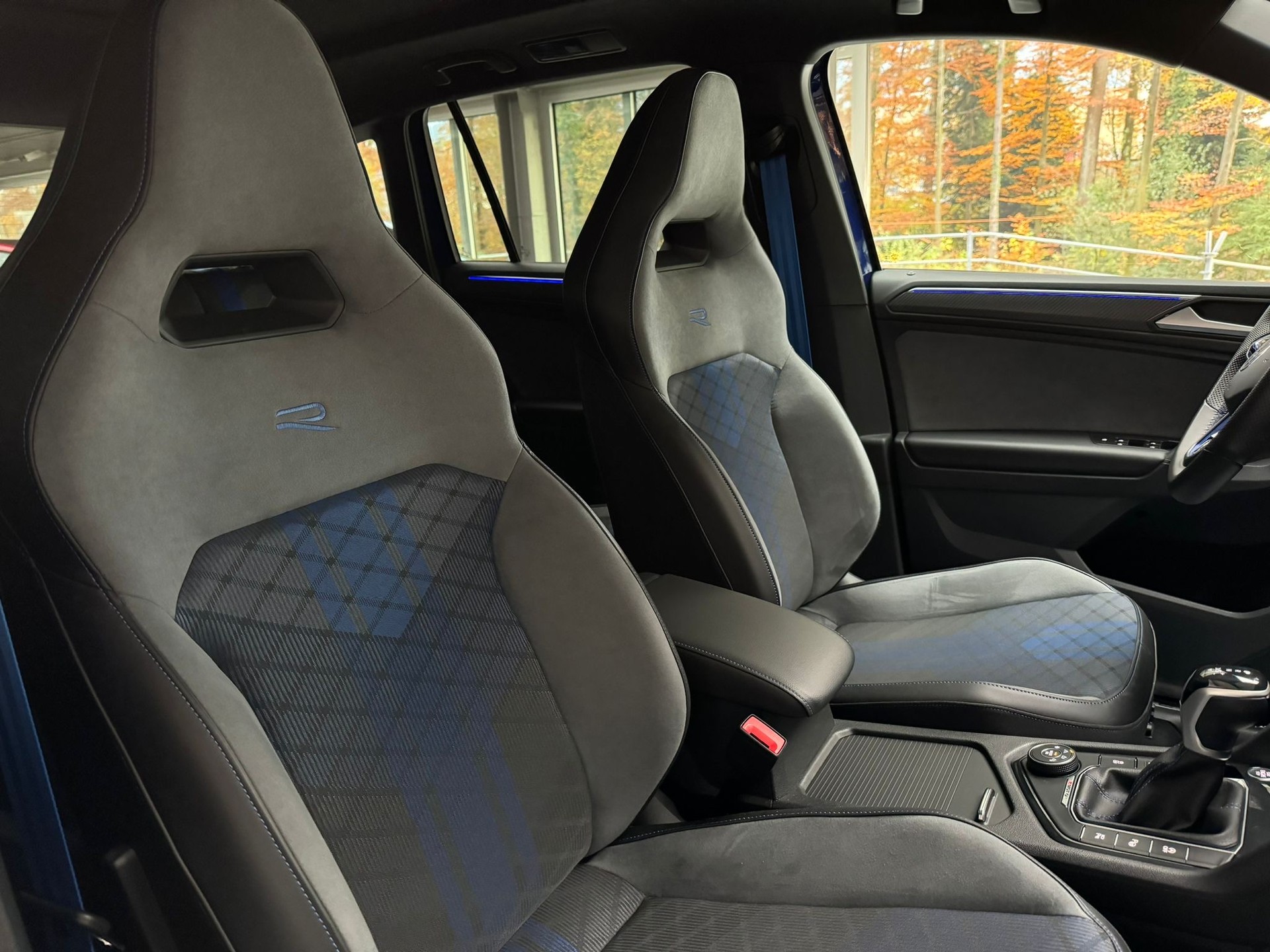 VW Tiguan 2.0TSI R 4Motion DSG-image-13