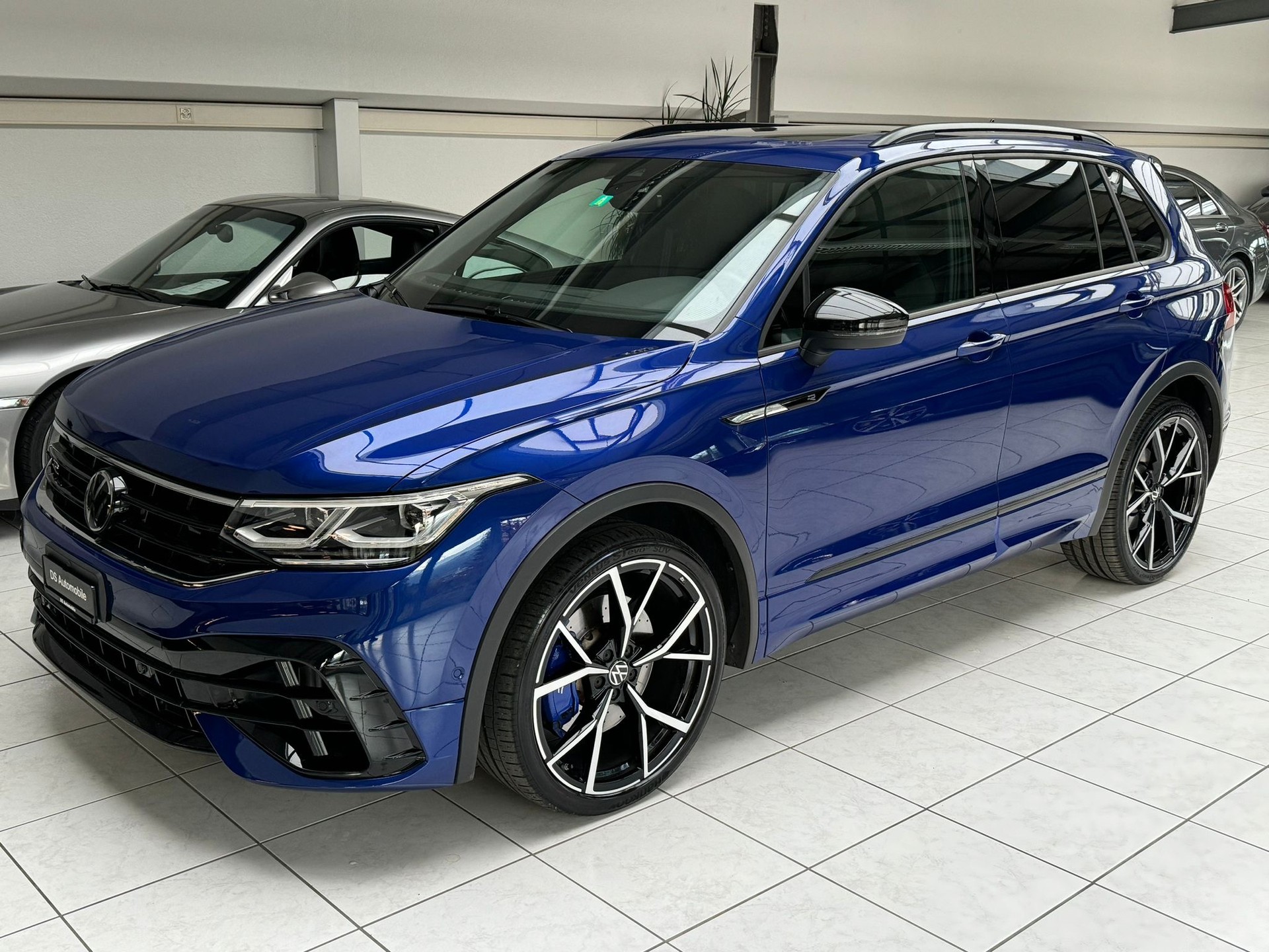 VW Tiguan 2.0TSI R 4Motion DSG-image-0