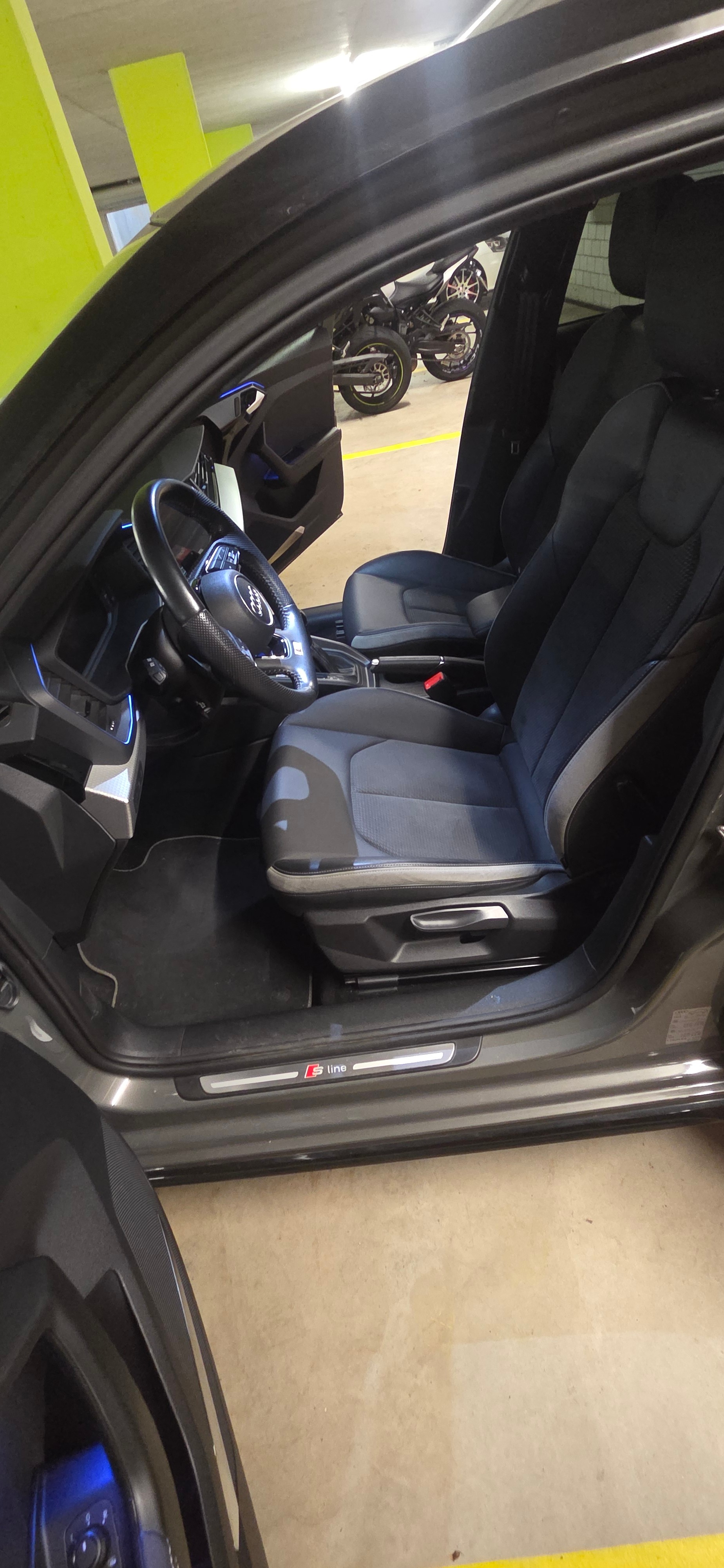 AUDI 2.0 40 TFSI S Line S-Tronic-image-3