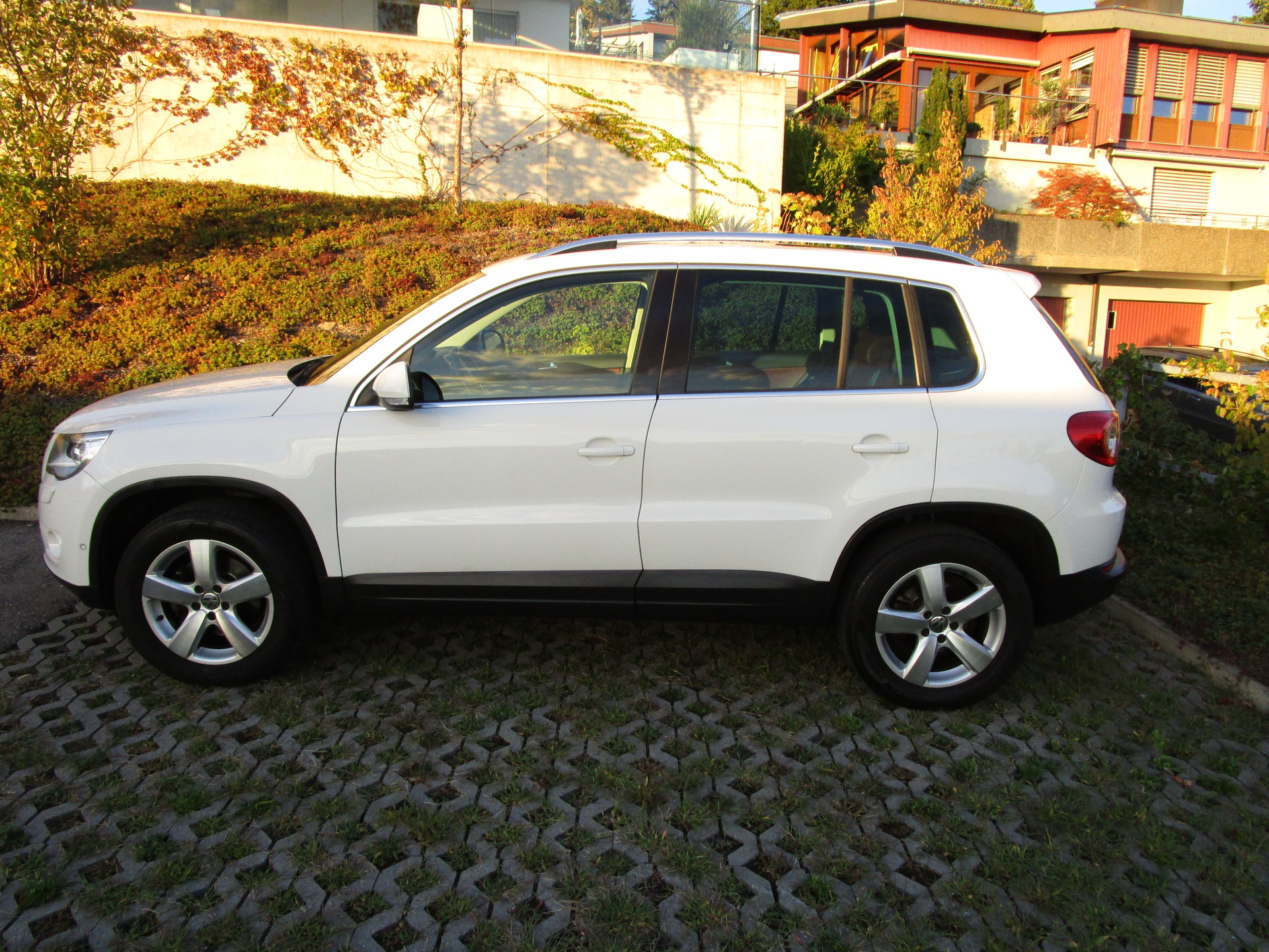 VW 2.0 TSI 200 Sport & Style-image-6