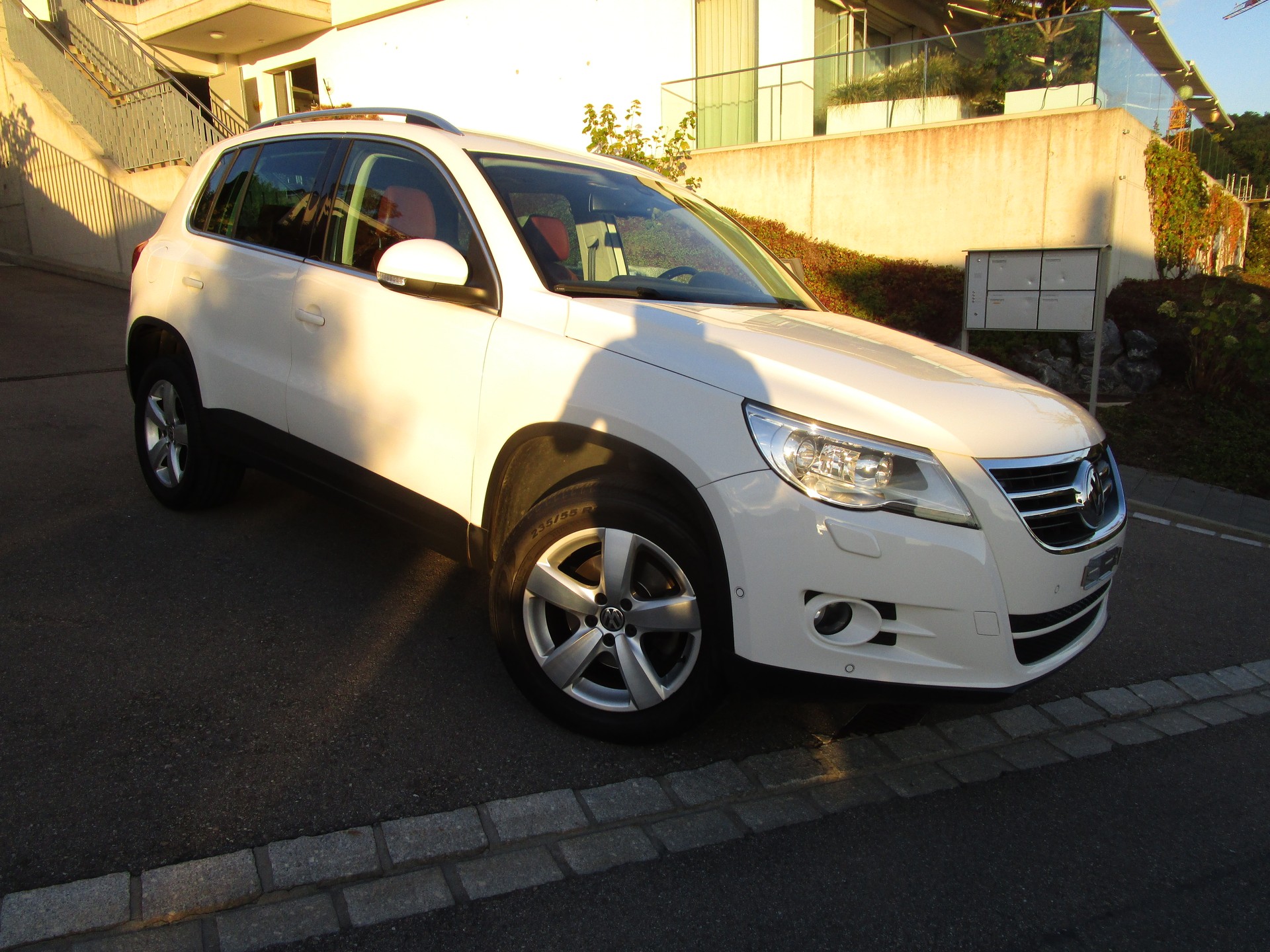 VW 2.0 TSI 200 Sport & Style-image-4