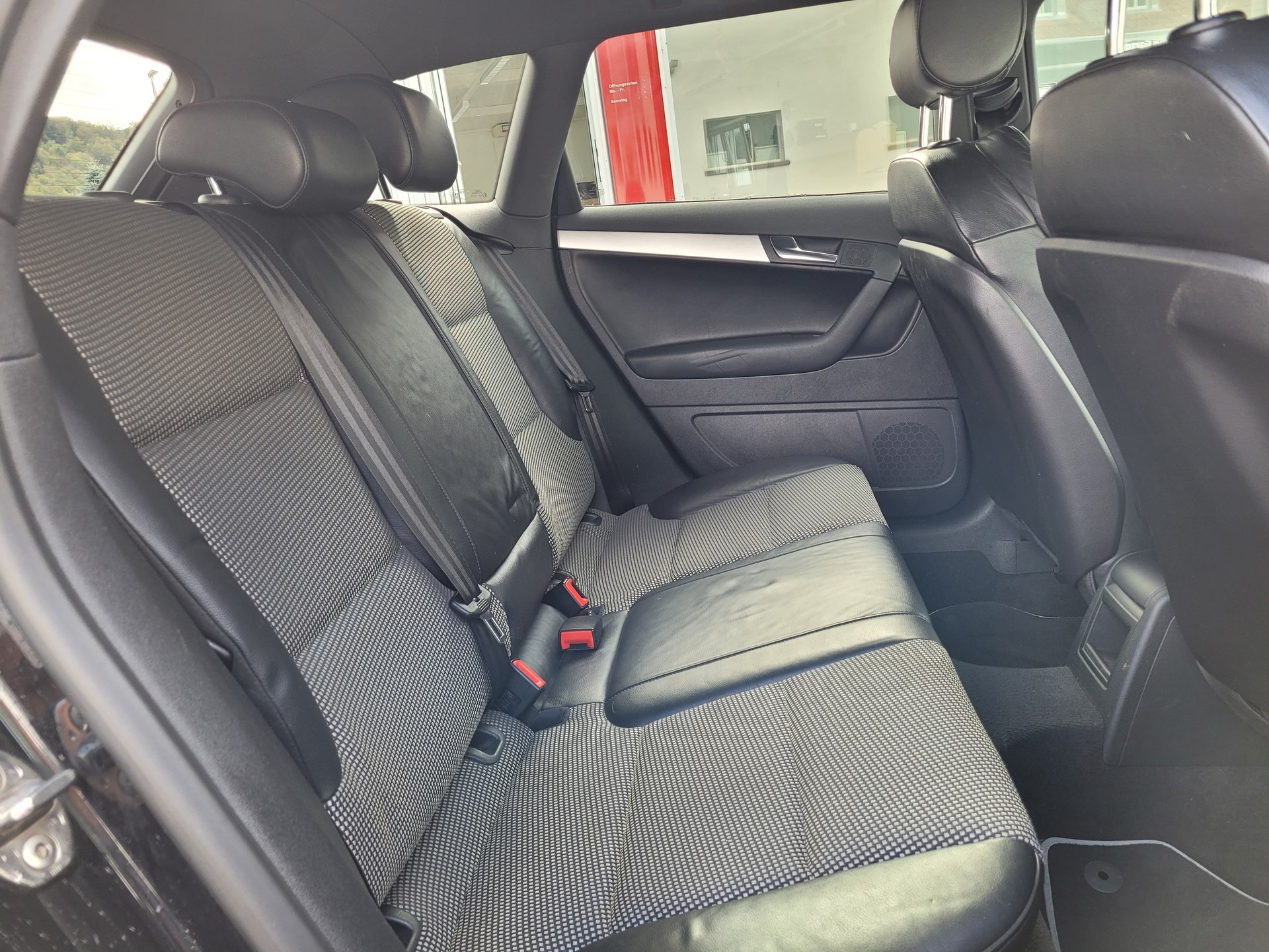 AUDI S3 2.0 TFSI quattro S-tronic-image-12
