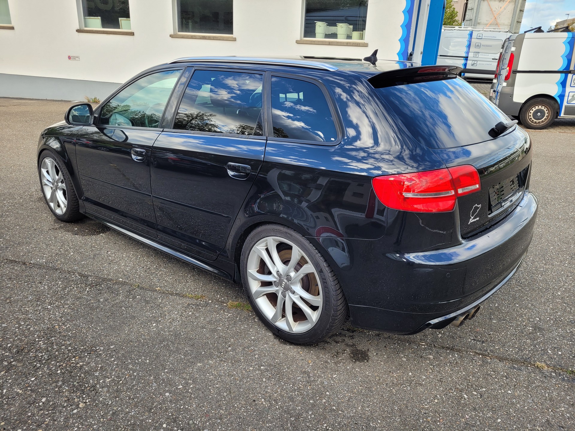 AUDI S3 2.0 TFSI quattro S-tronic-image-8