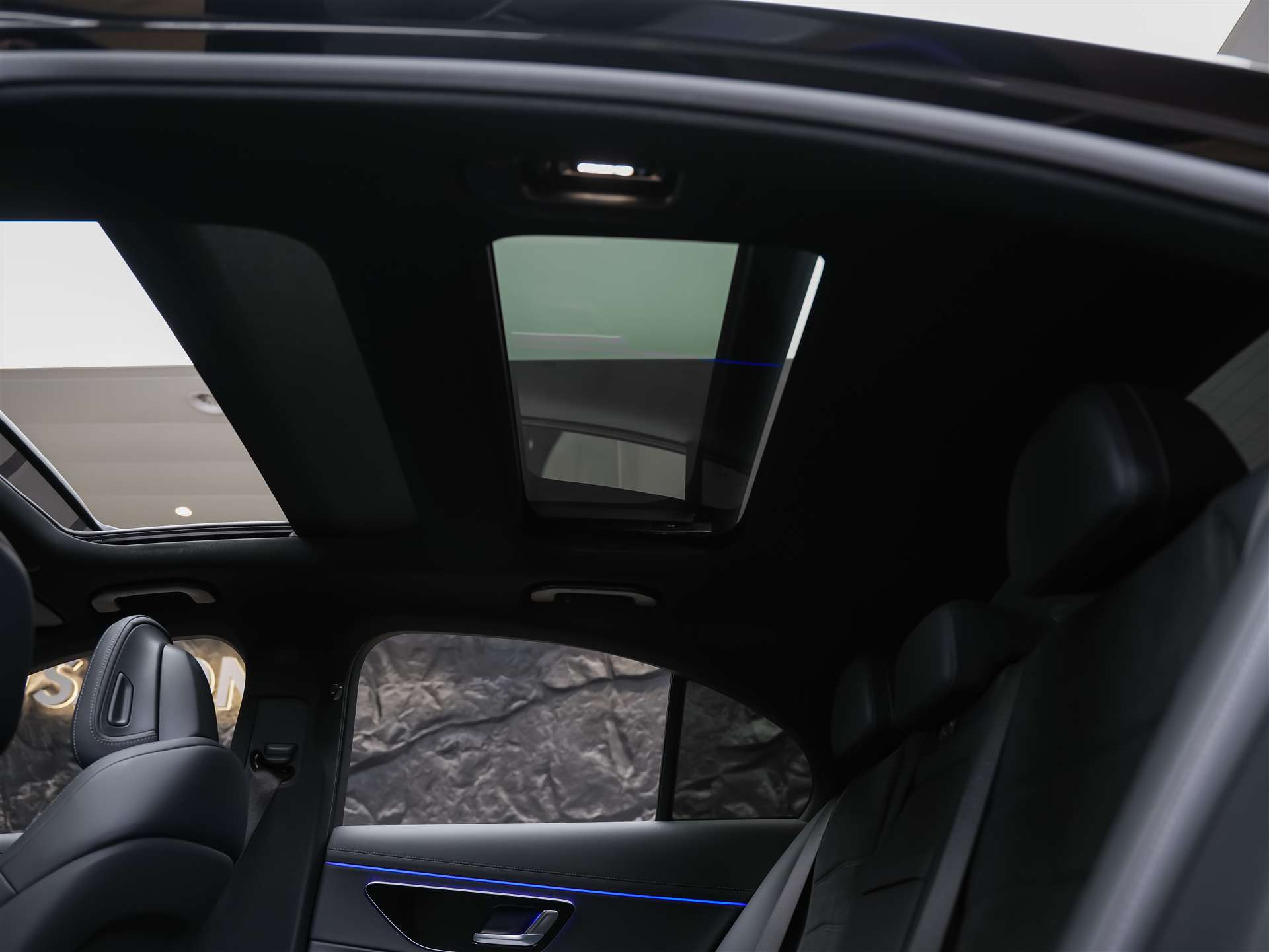 MERCEDES-BENZ E 220 d AMG Line 9G-Tronic *21" Felgen*Werksgarantie*Panorama*Lenkradheizung*-image-12