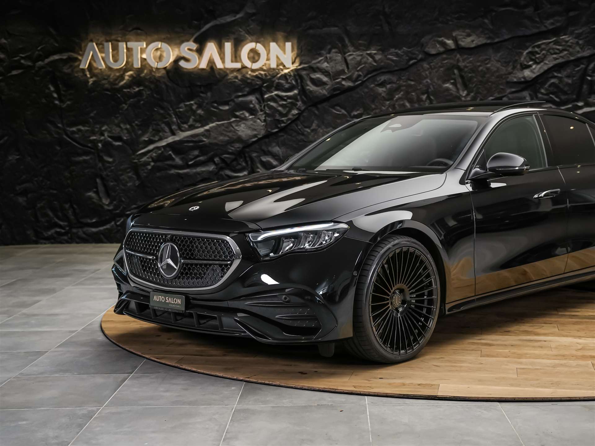 MERCEDES-BENZ E 220 d AMG Line 9G-Tronic *21" Felgen*Werksgarantie*Panorama*Lenkradheizung*-image-15
