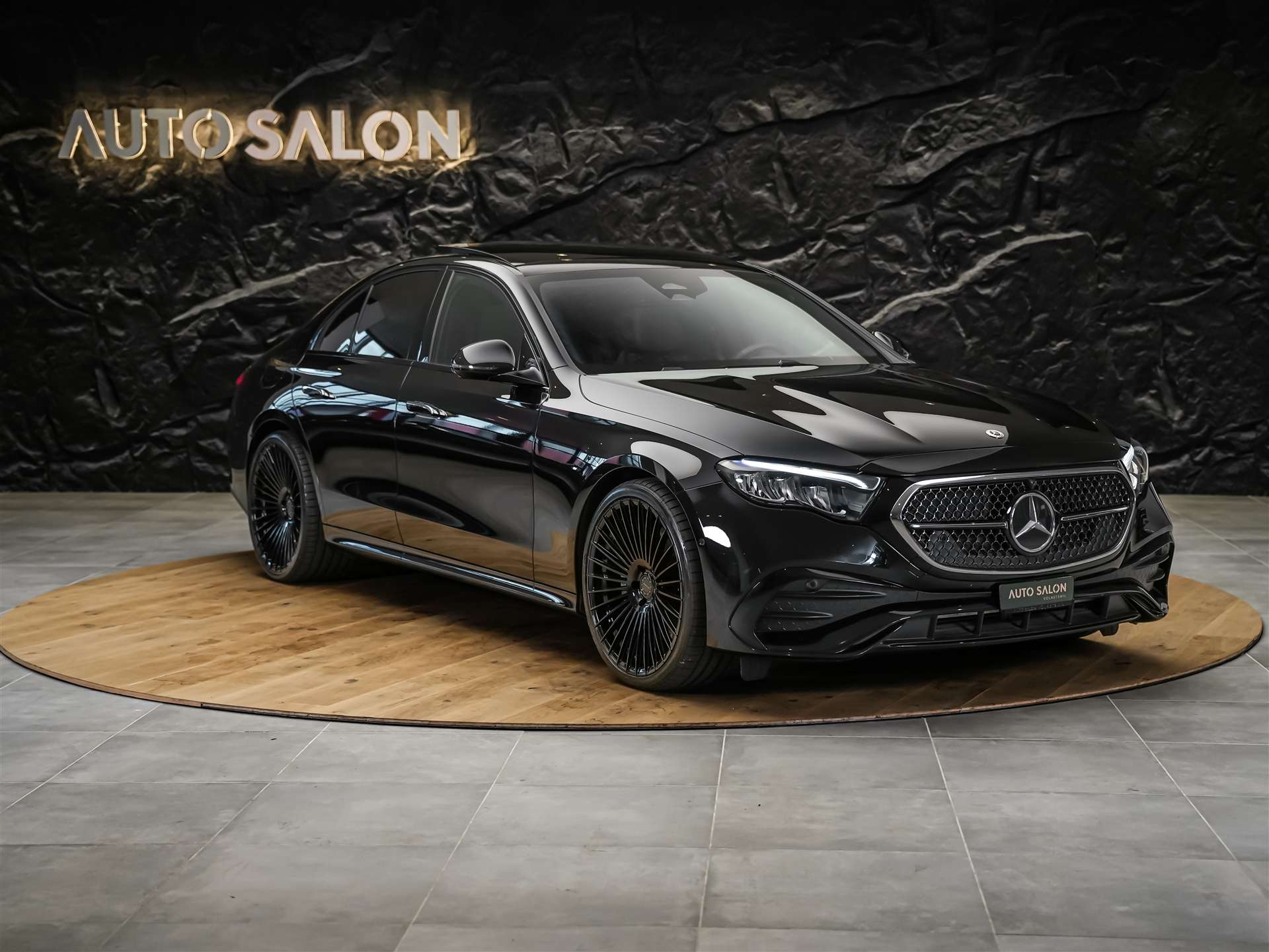 MERCEDES-BENZ E 220 d AMG Line 9G-Tronic *21" Felgen*Werksgarantie*Panorama*Lenkradheizung*-image-6