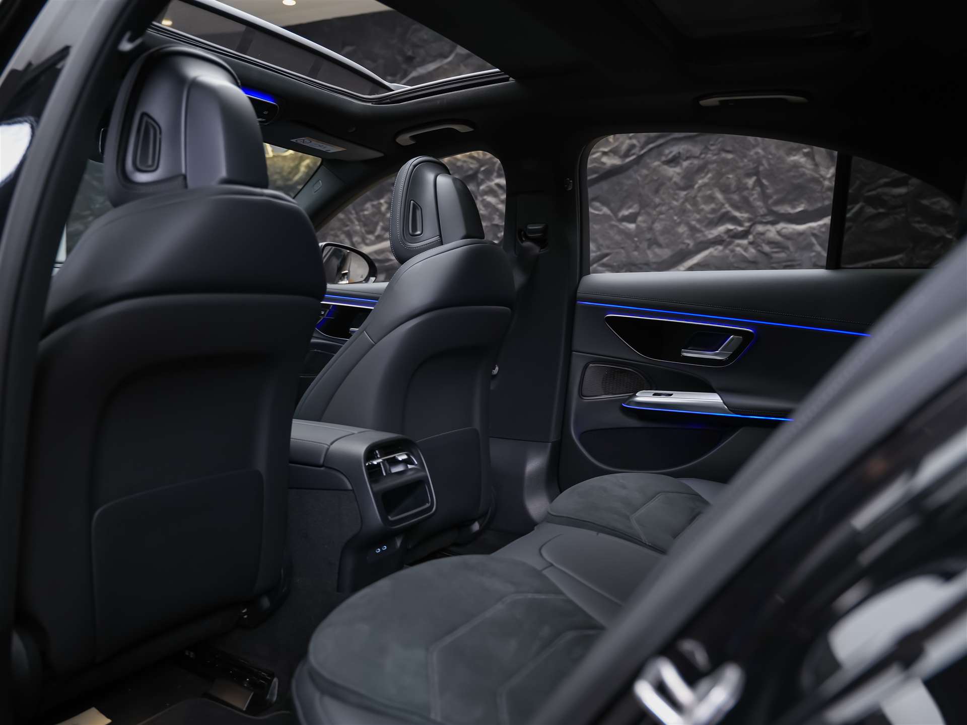 MERCEDES-BENZ E 220 d AMG Line 9G-Tronic *21" Felgen*Werksgarantie*Panorama*Lenkradheizung*-image-11