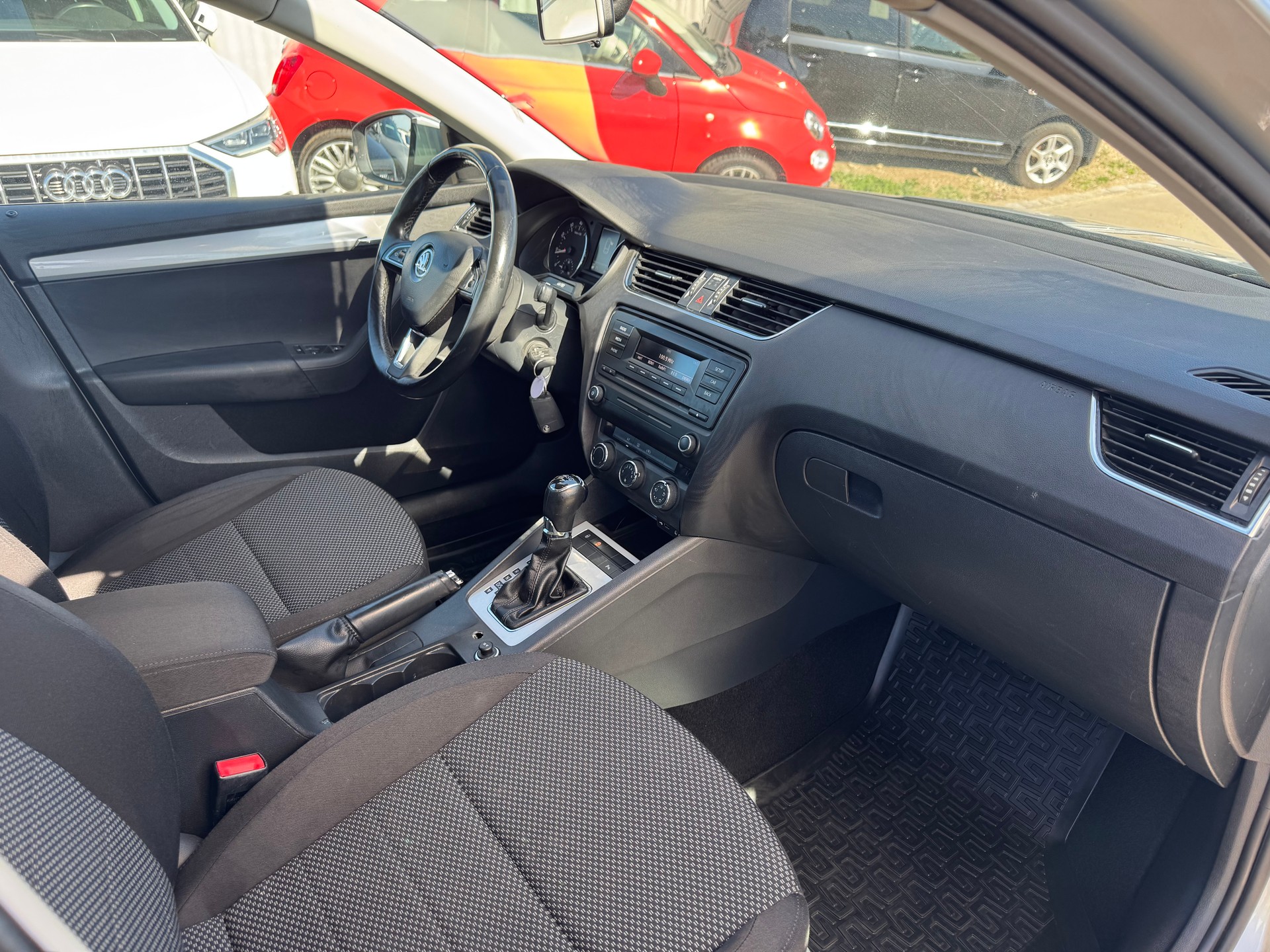 SKODA Octavia Combi 1.4 TSI Ambition DSG-image-5