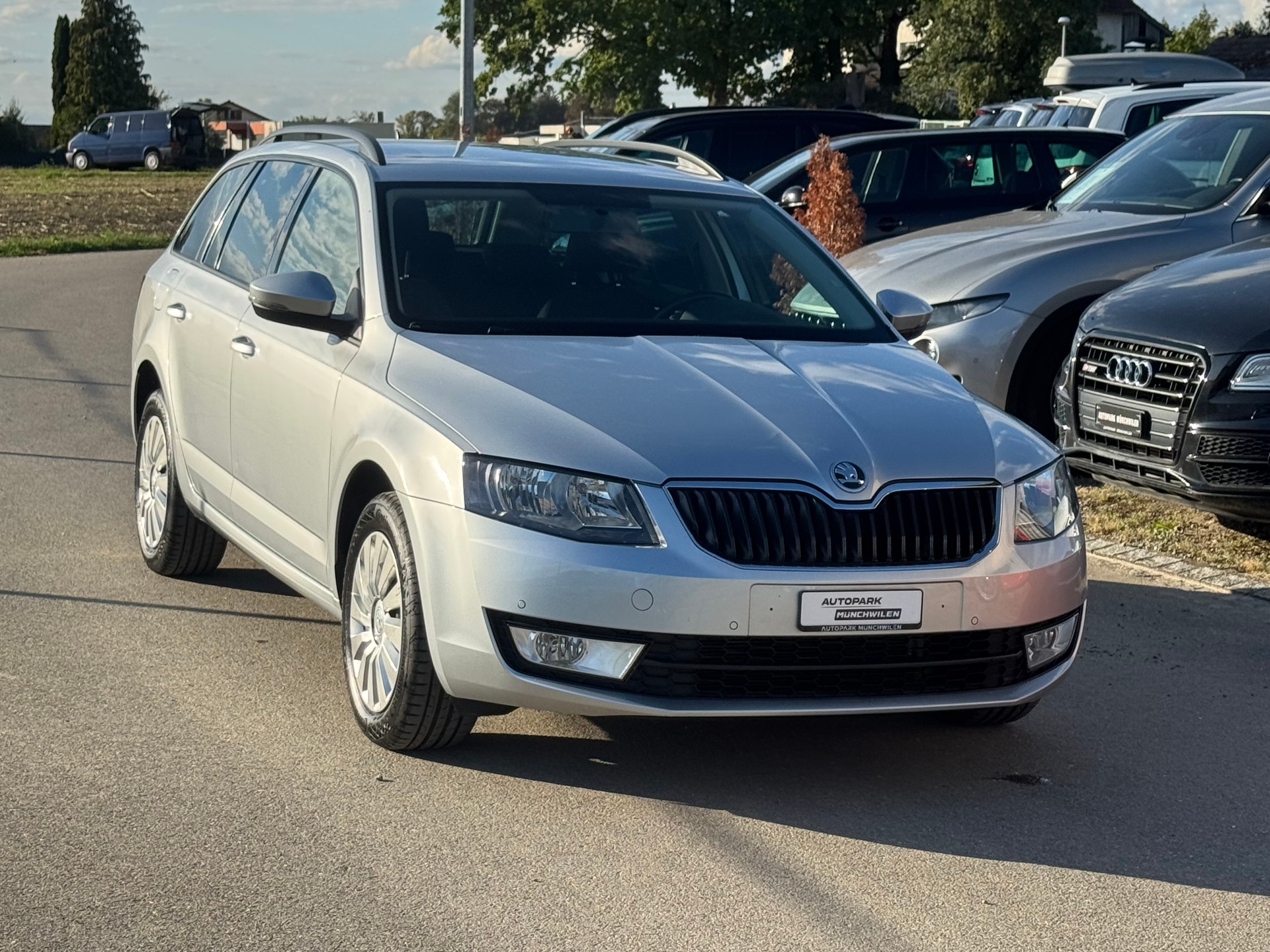 SKODA Octavia Combi 1.4 TSI Ambition DSG-image-1