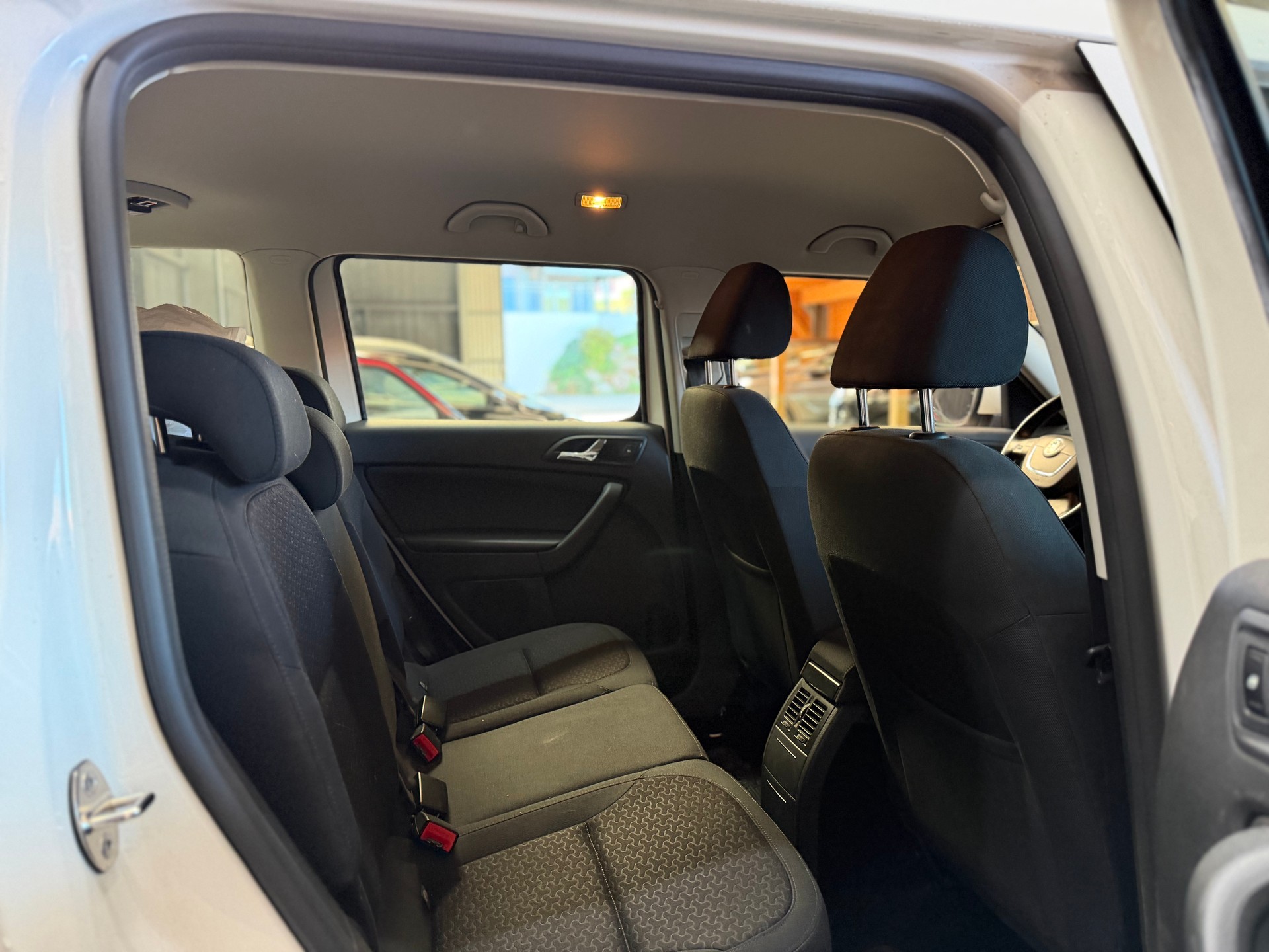 SKODA Yeti 1.2 TSI Ambition-image-10