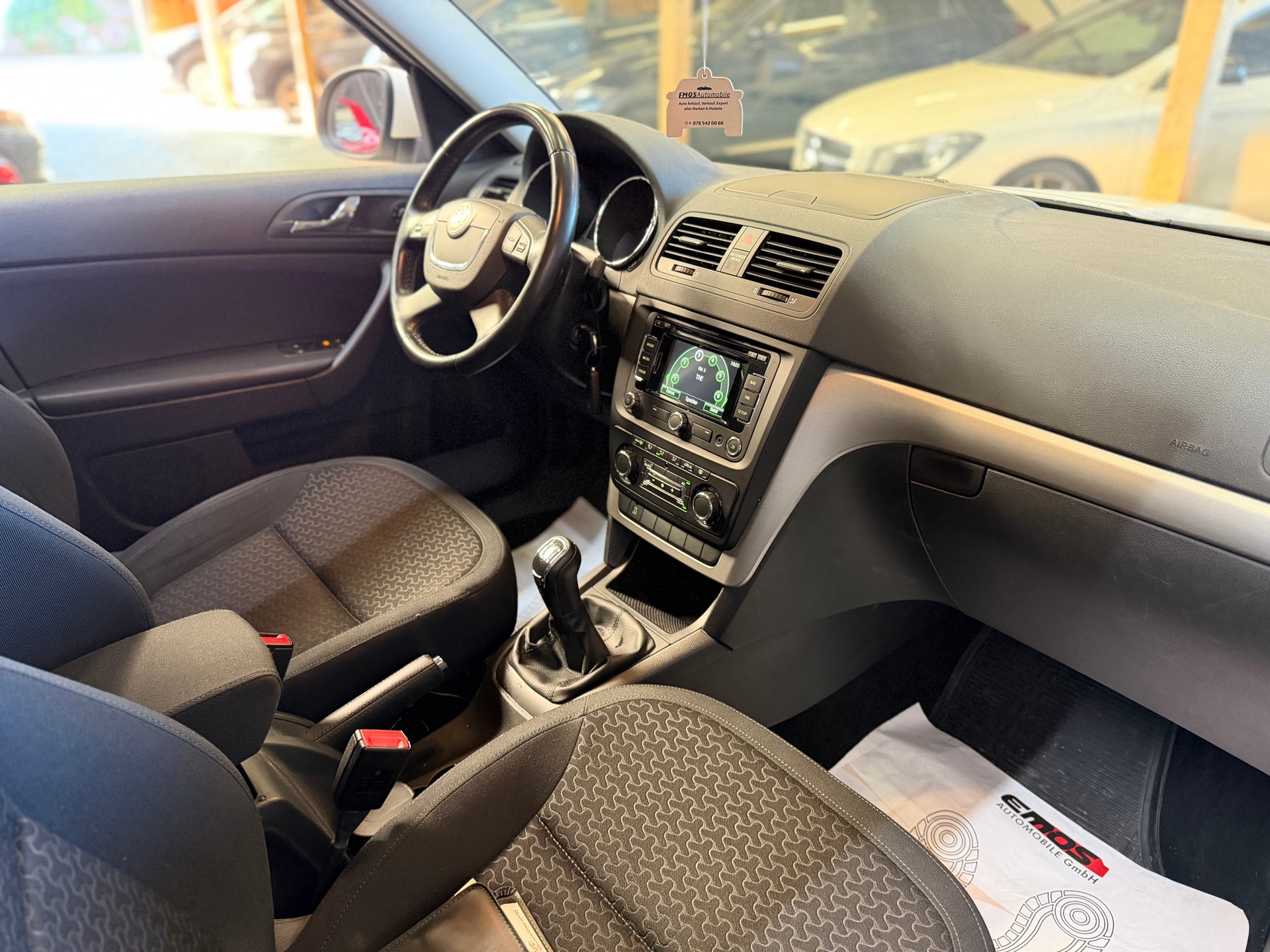 SKODA Yeti 1.2 TSI Ambition-image-9