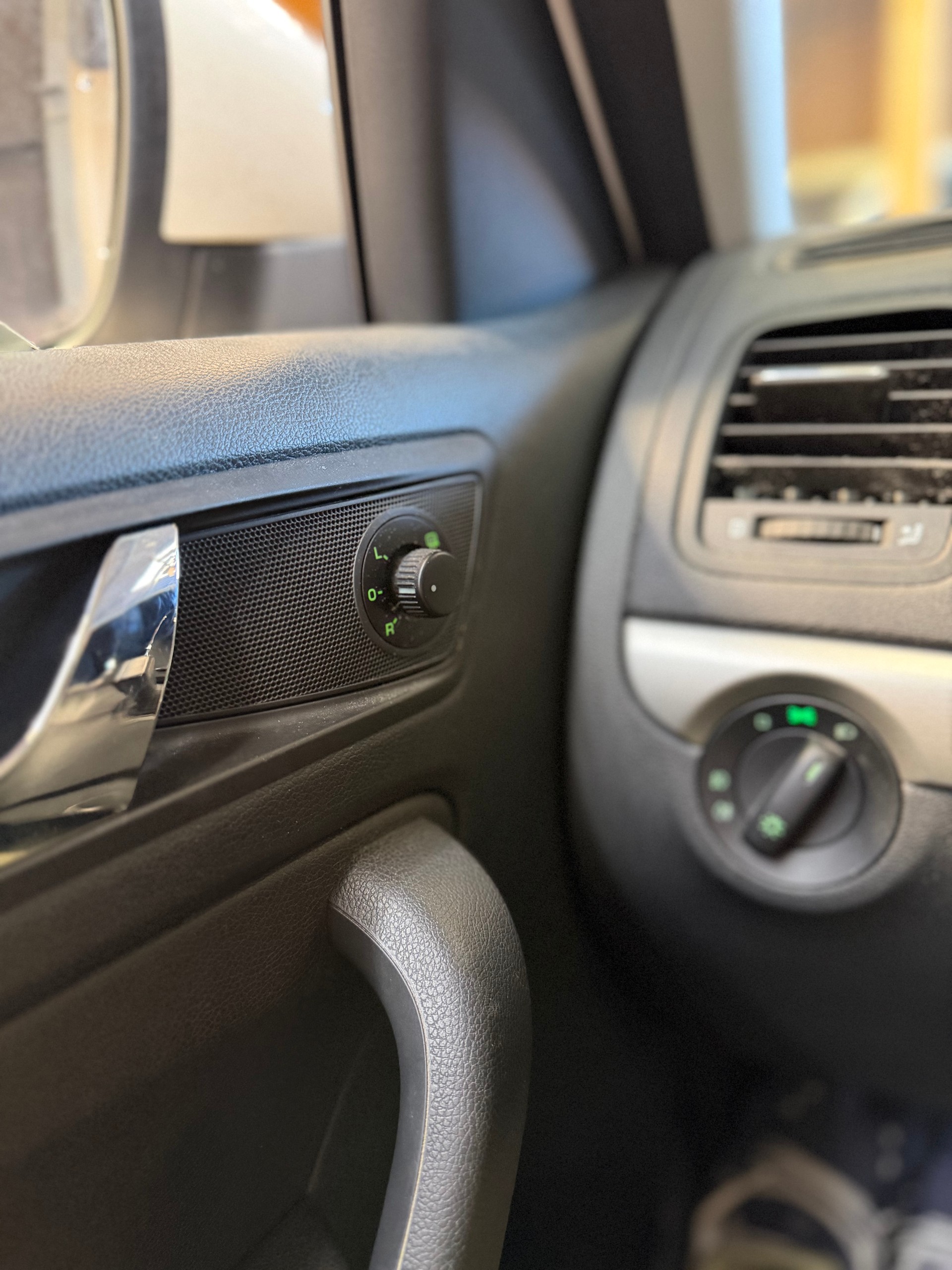 SKODA Yeti 1.2 TSI Ambition-image-13